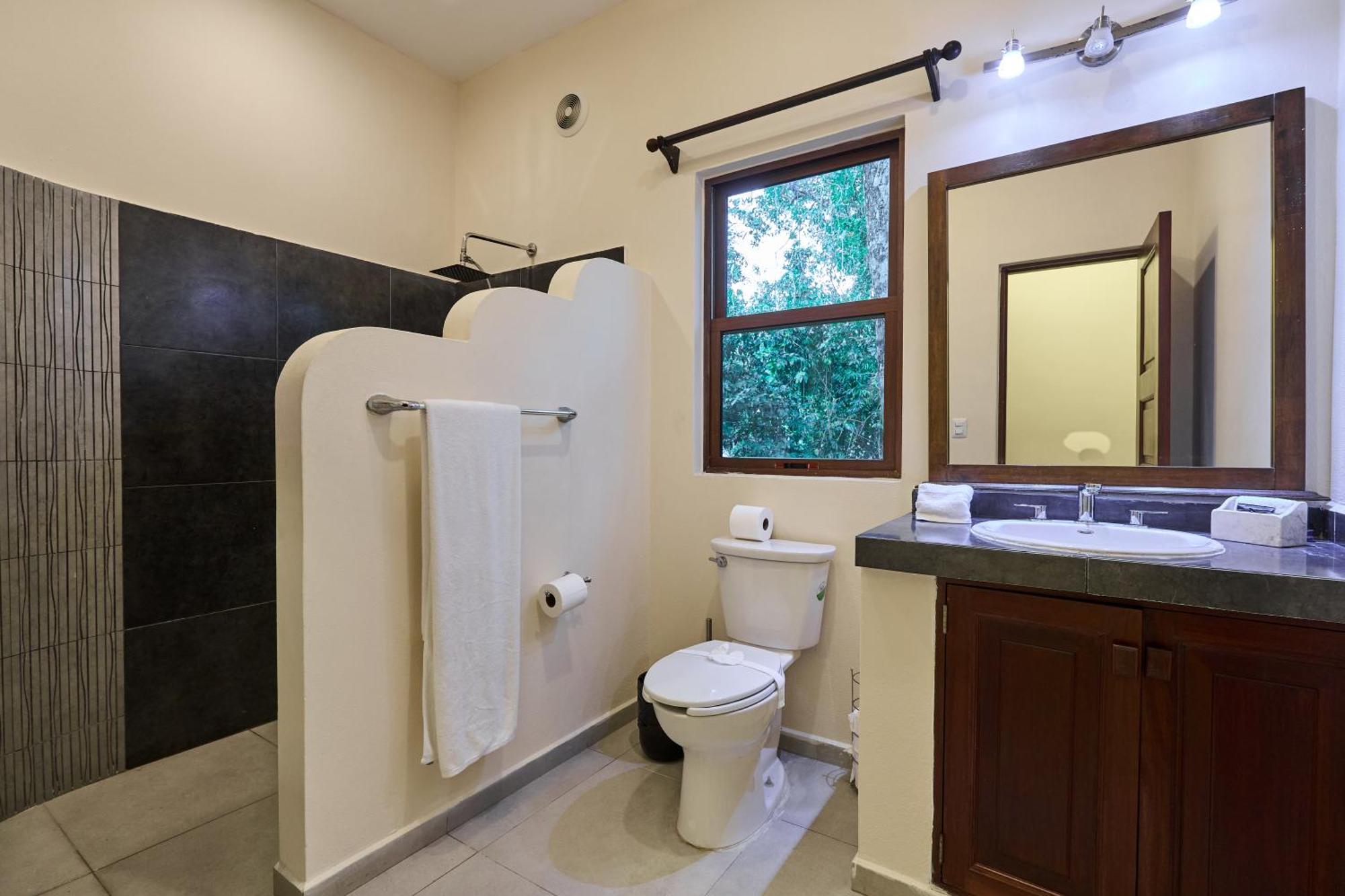 Spacious And Stylish Vacation For 8 With Private Pool And Large Terrace Playa del Carmen
