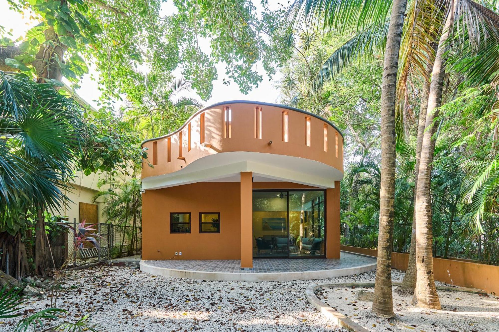 Spacious And Stylish Vacation For 8 With Private Pool And Large Terrace Playa del Carmen