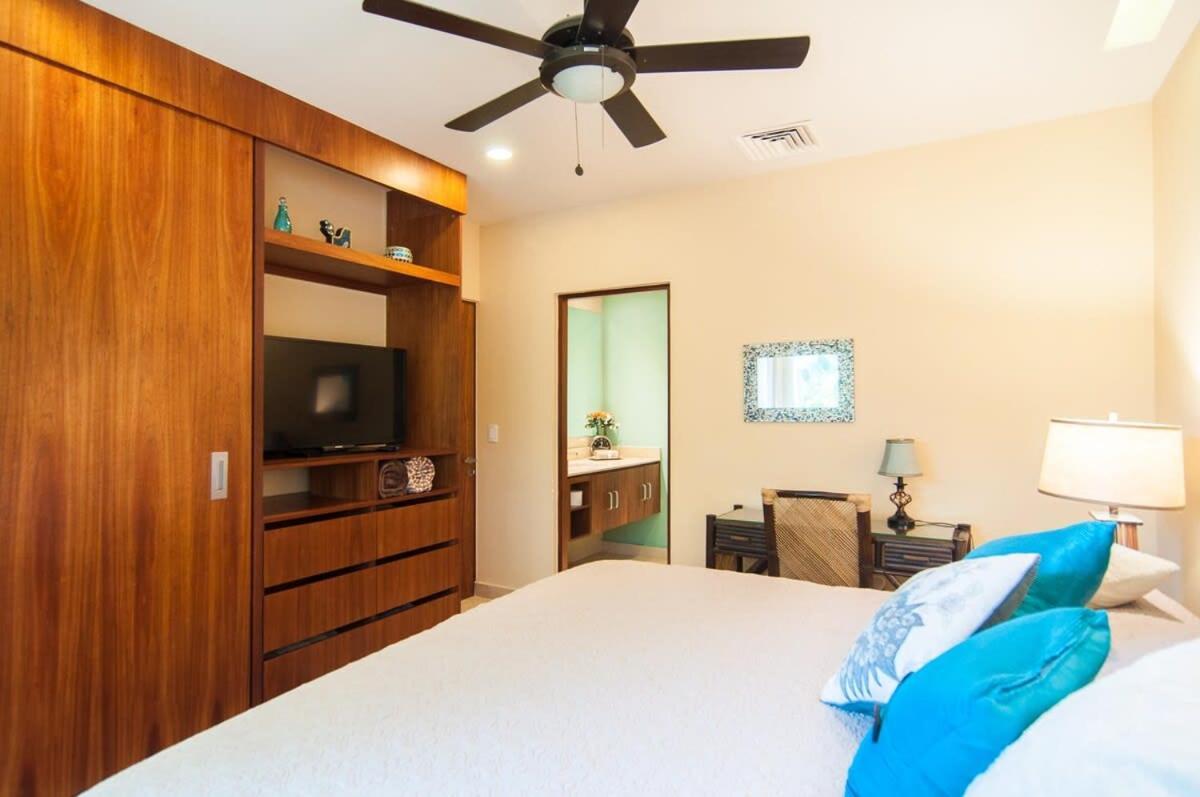 Happy Vibes Getaway With Stellar Oceanview Roof Pool! Holiday home Playa del Carmen