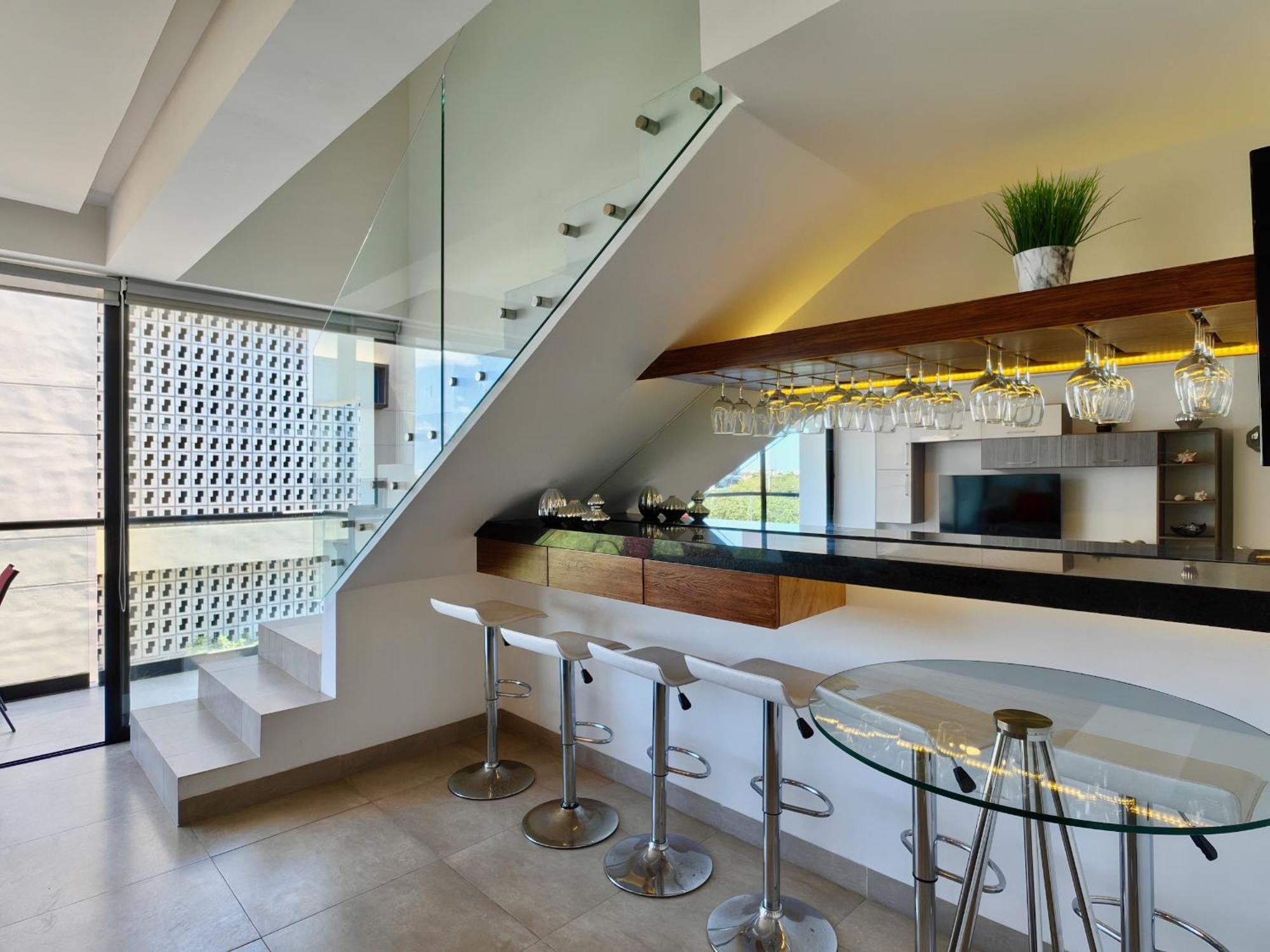 Icono Luxury Ph By Guys Apartment