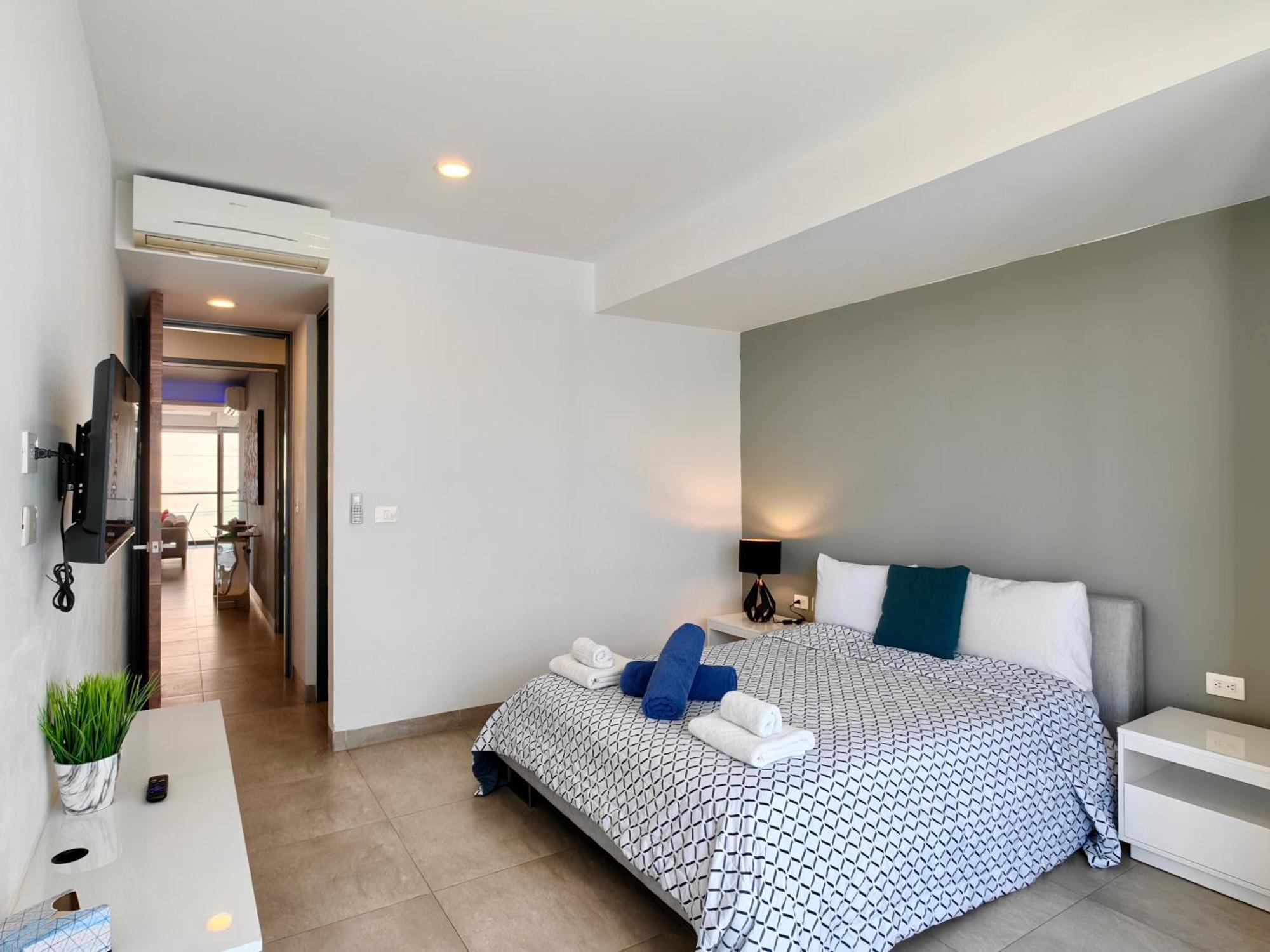 Apartment Icono Luxury Ph By Guys *