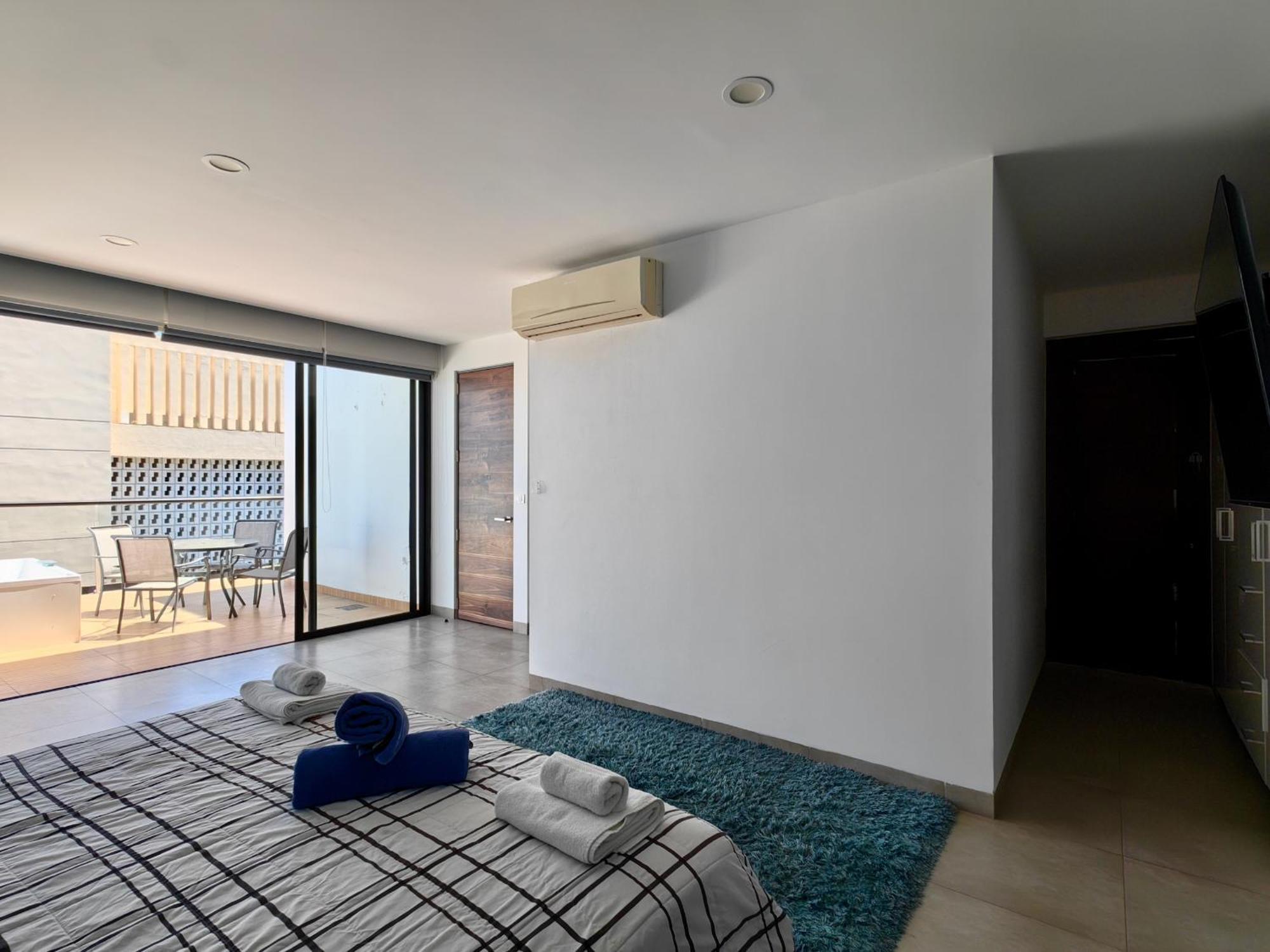 Icono Luxury Ph By Guys Apartment