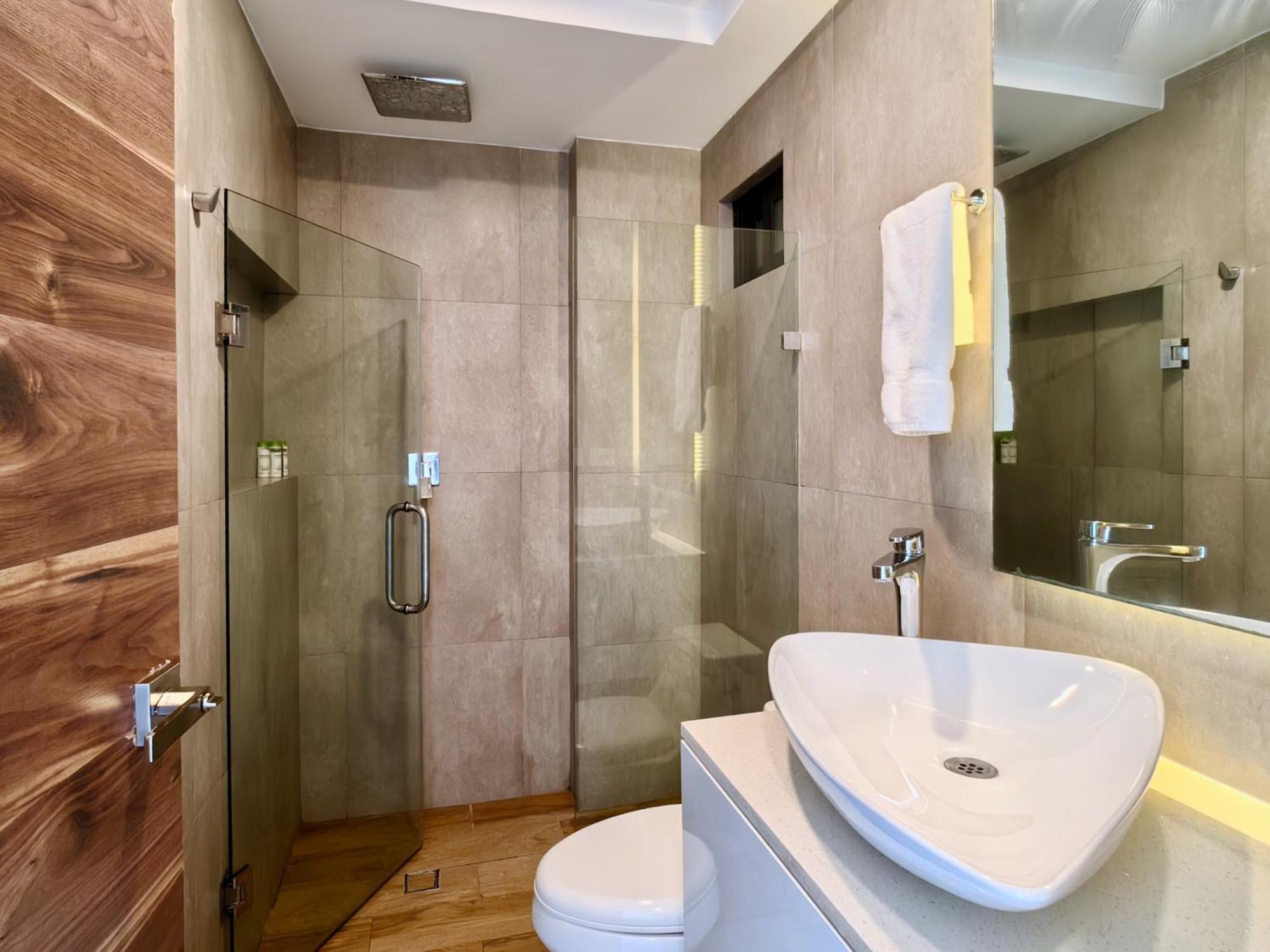 Icono Luxury Ph By Guys Apartment *