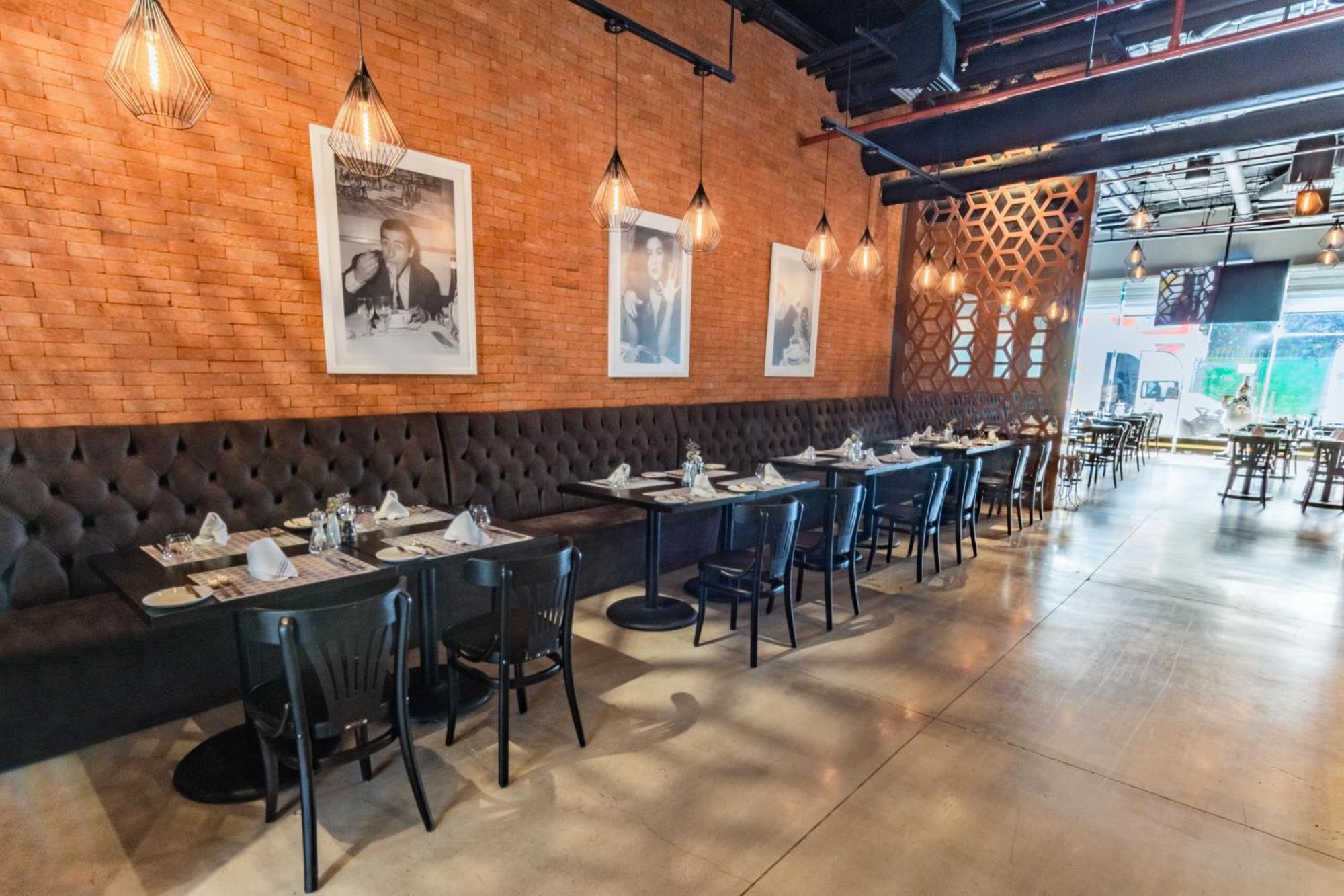 Hotel The Fives Downtown & Residences, Curio Collection By Hilton