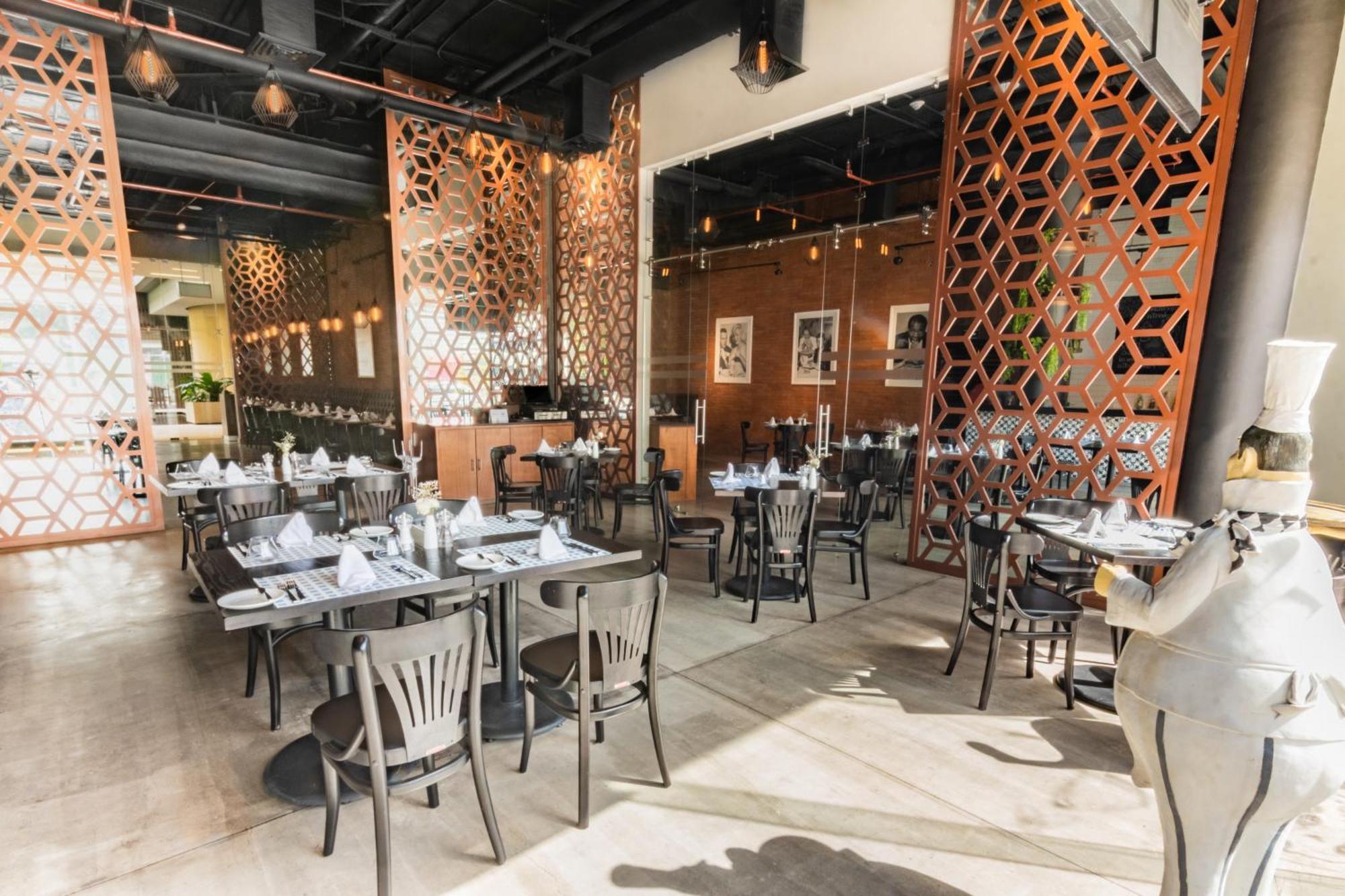 Hotel The Fives Downtown & Residences, Curio Collection By Hilton