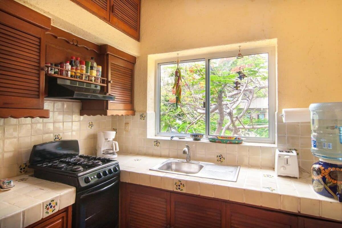 Charming Authentic Mexico-walk To & 5th Ave! Holiday home