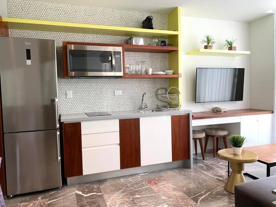 “singular Joy” Amazing Location And Roof Apartment