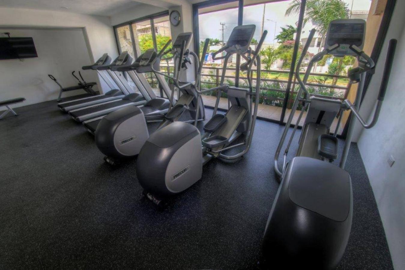 Great 2br Downtown With Pool Bbq Gym Kids Area Apartment *
