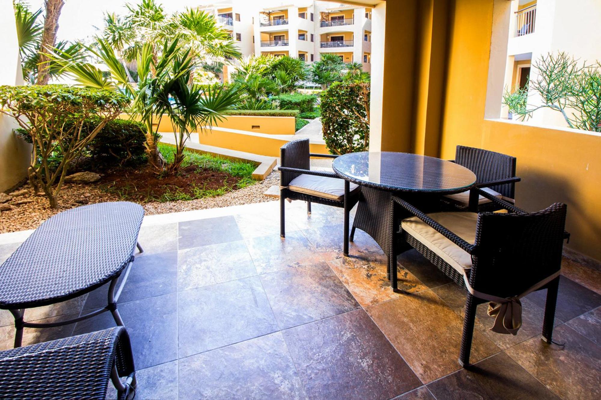 Apartamento El Faro 101 Surf 1 Bdr Pool View