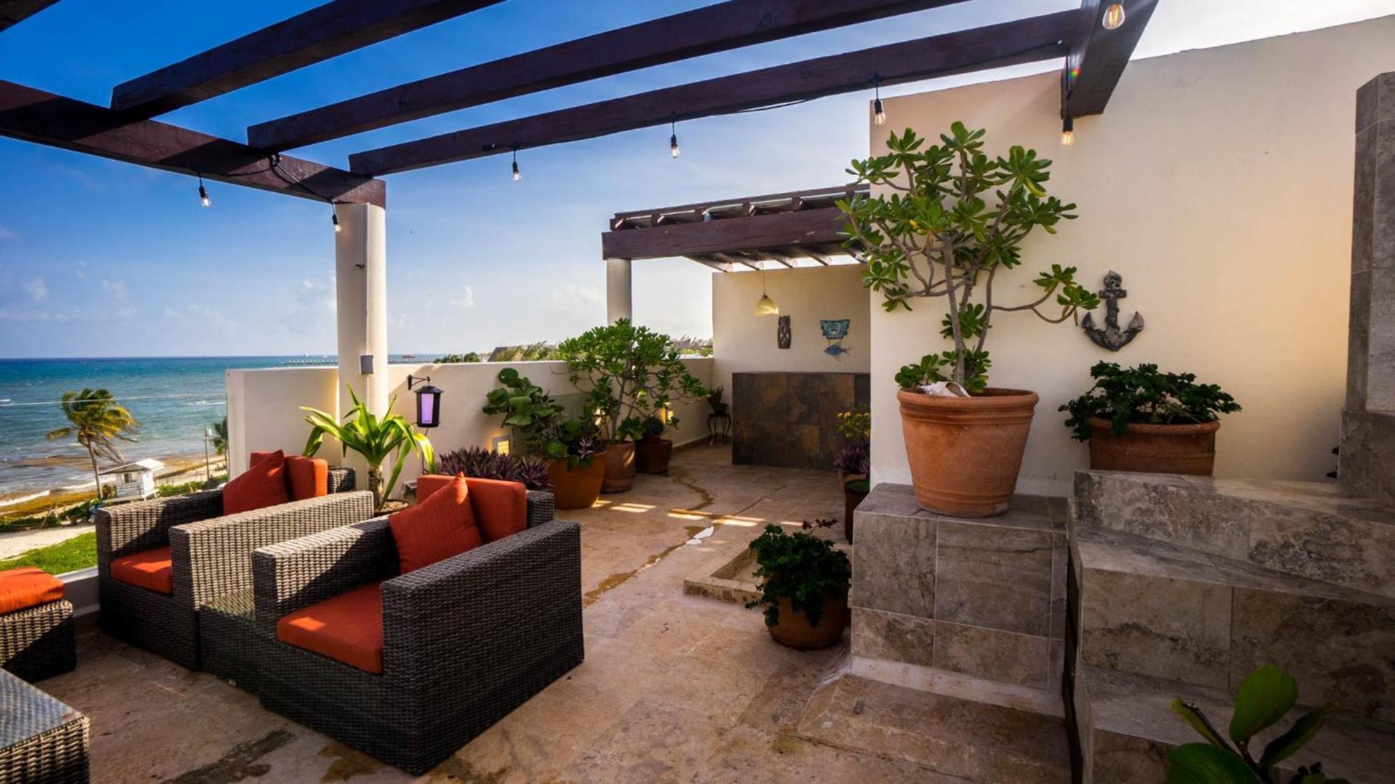 Apartment Elements Penthouse 1 *