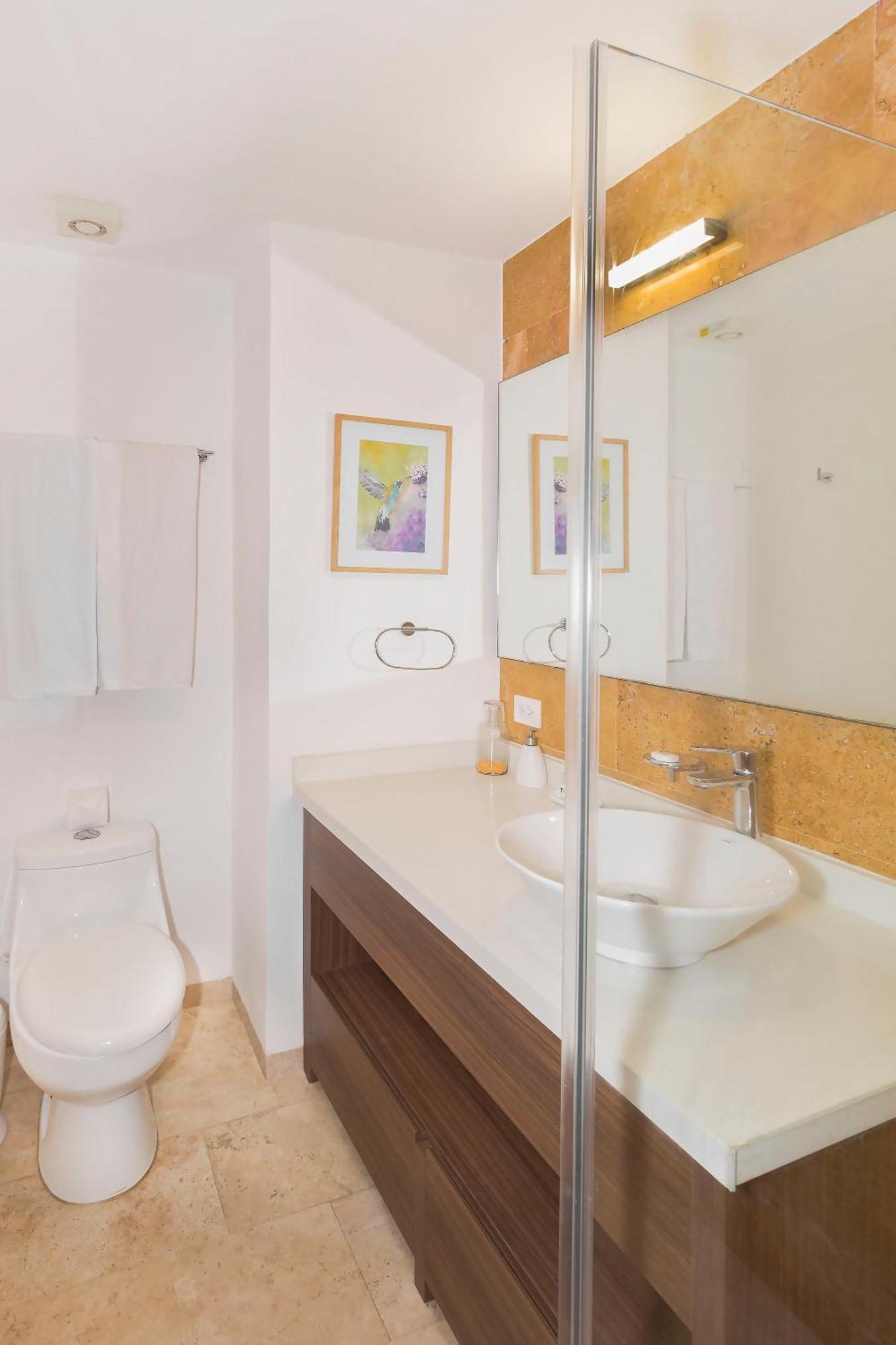 Apartment Luxurious & Attractive 2 Bdr *