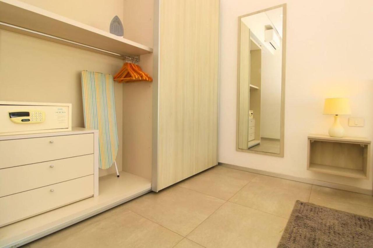 Apartment Downtown Exclusive 2br Ph With Priv Pool Gym Cinema