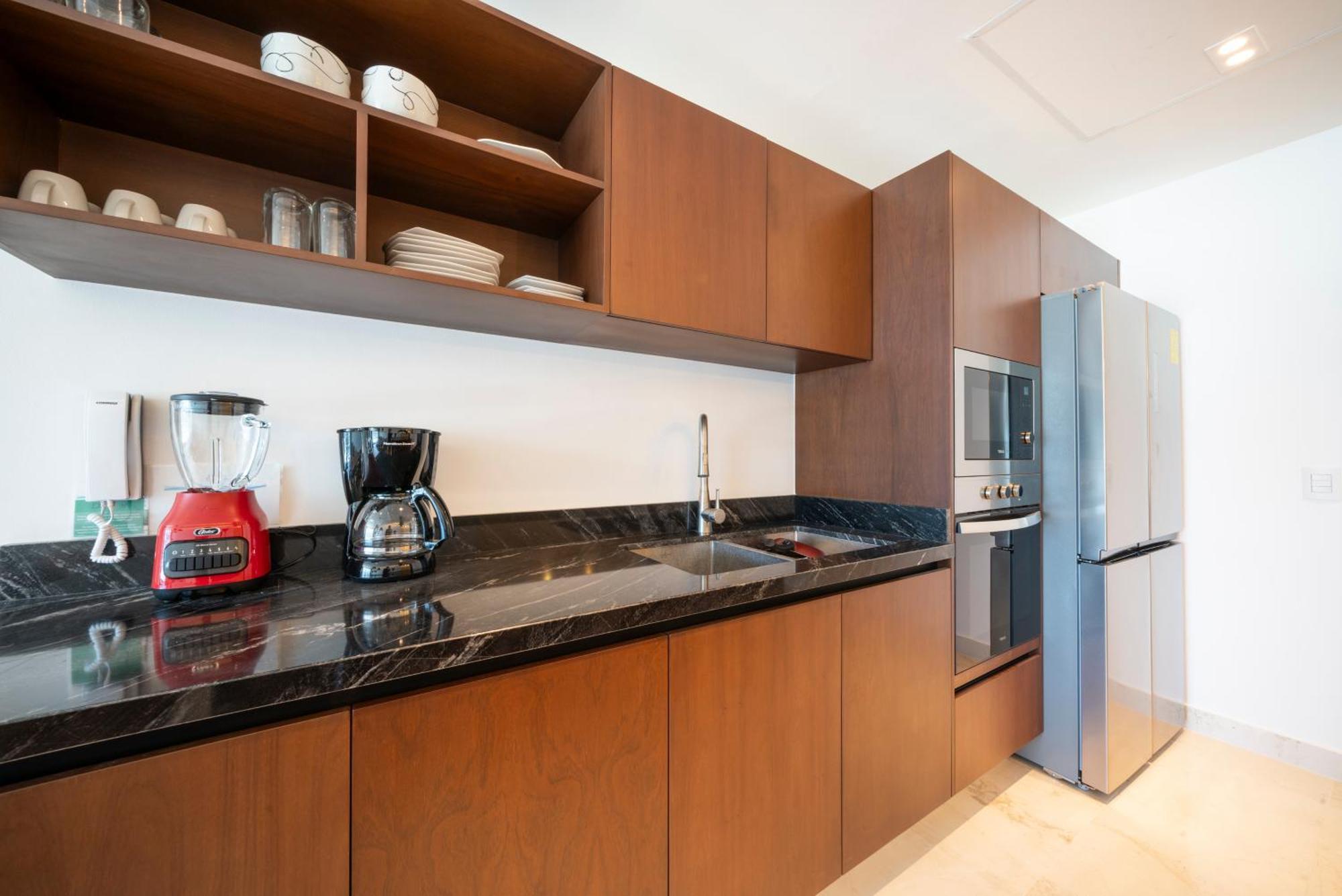 Luxury 3 Bedroom With Ocean View & Pool - Marila 503 Apartment