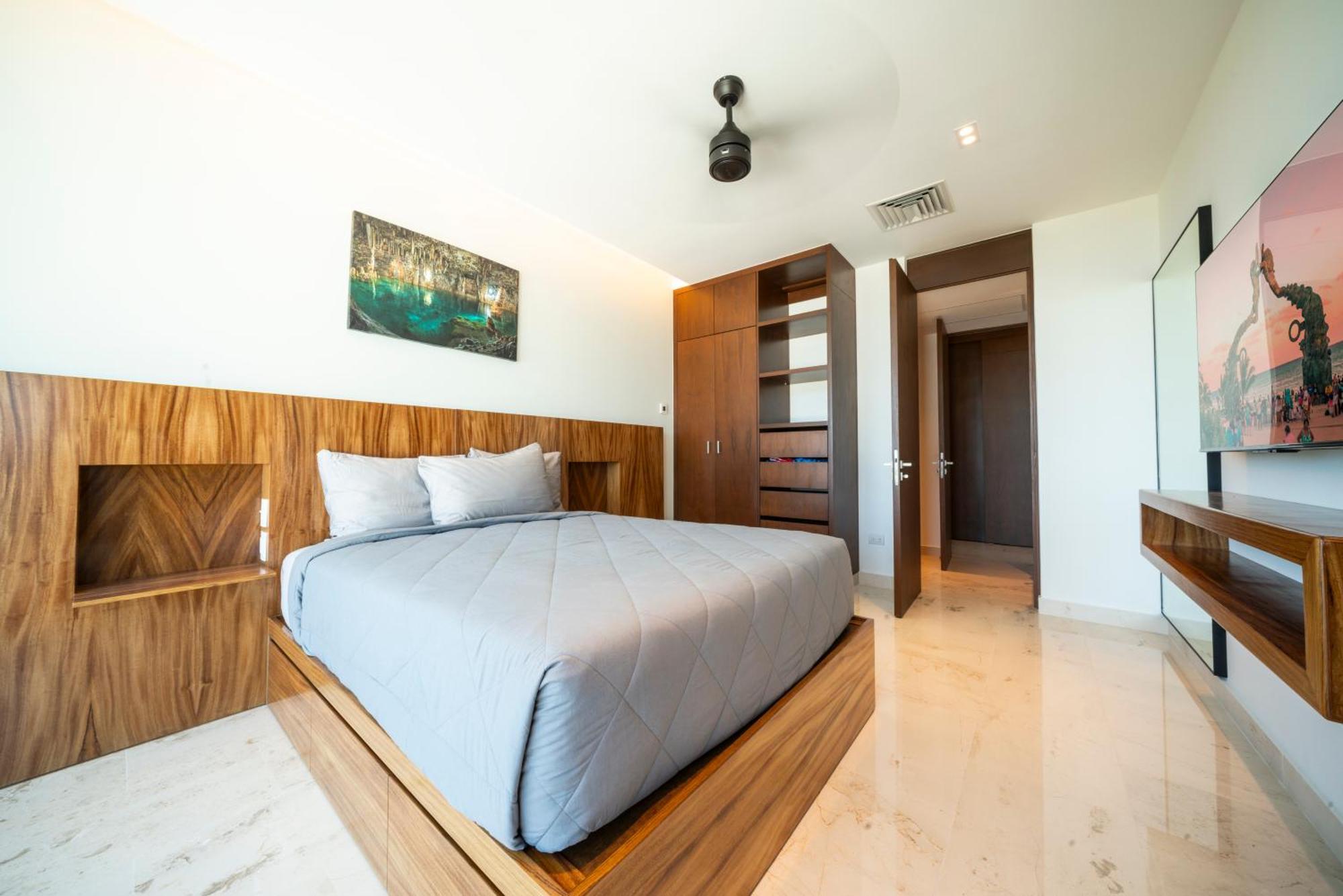 Luxury 3 Bedroom With Ocean View & Pool - Marila 503 Apartment *