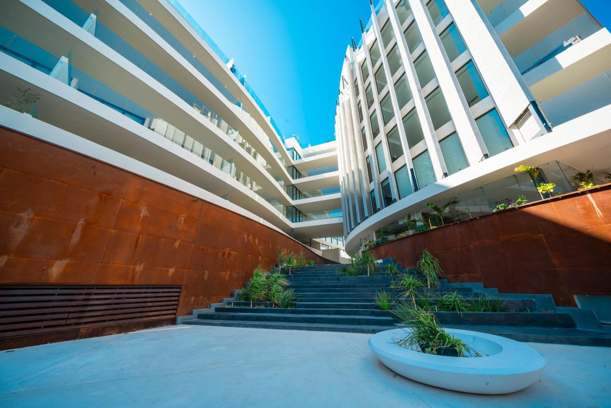 Luxury 3 Bedroom With Ocean View & Pool - Marila 503 Apartment *