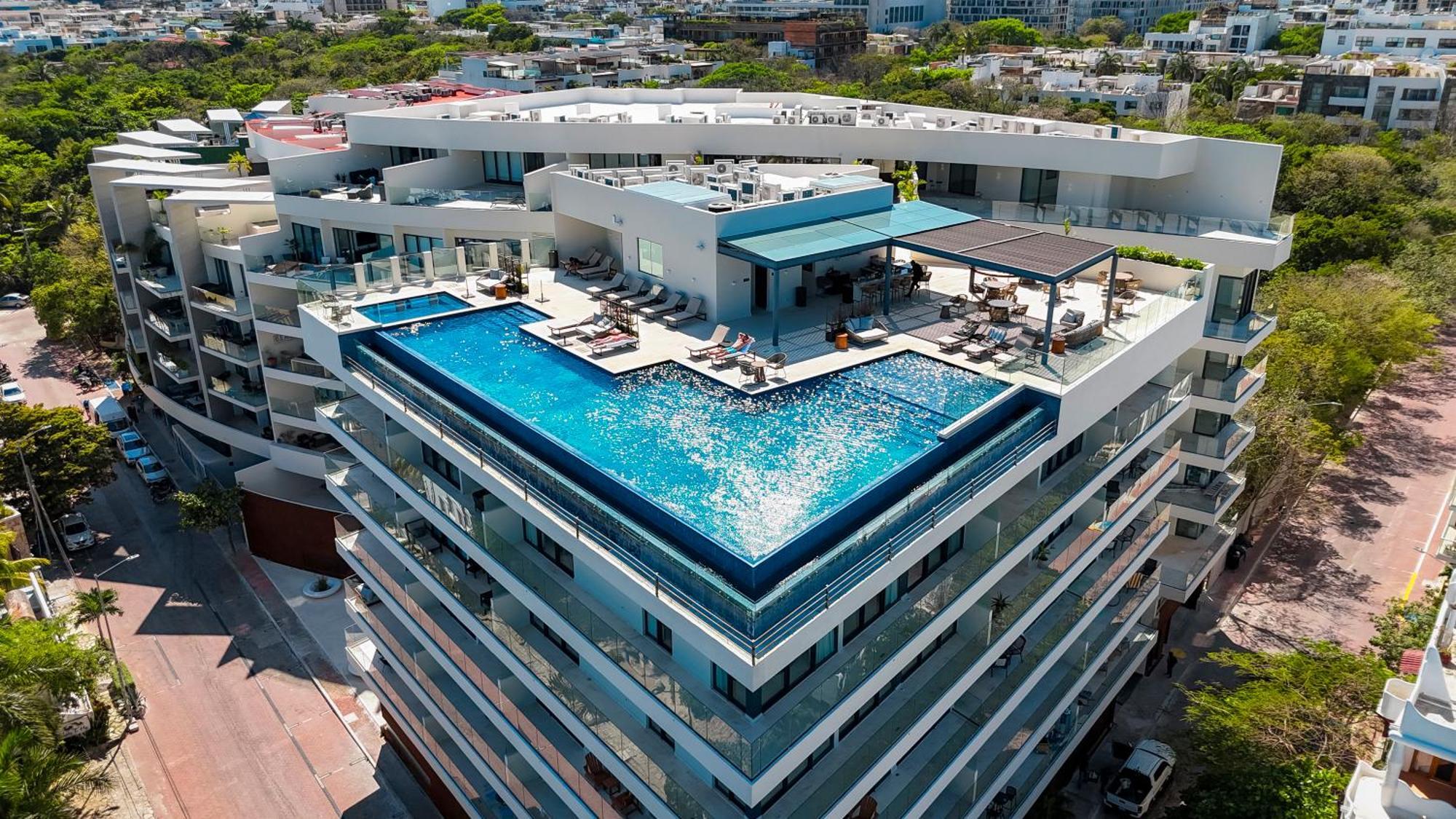 Luxury 3 Bedroom With Ocean View & Pool - Marila 503