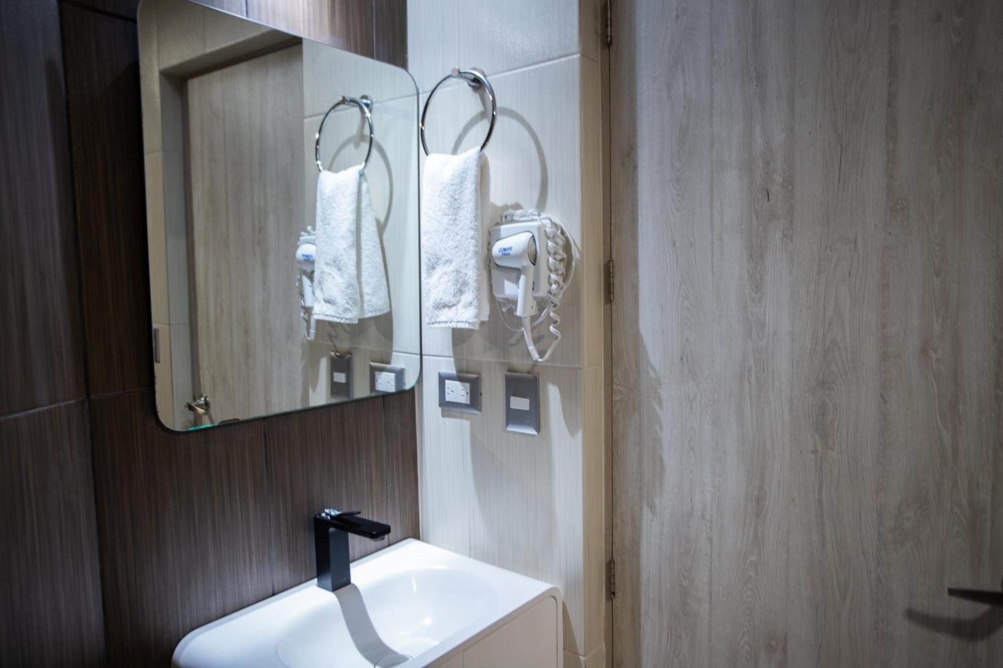 Hotel Macondo 5ta Av Residences Fi 4*