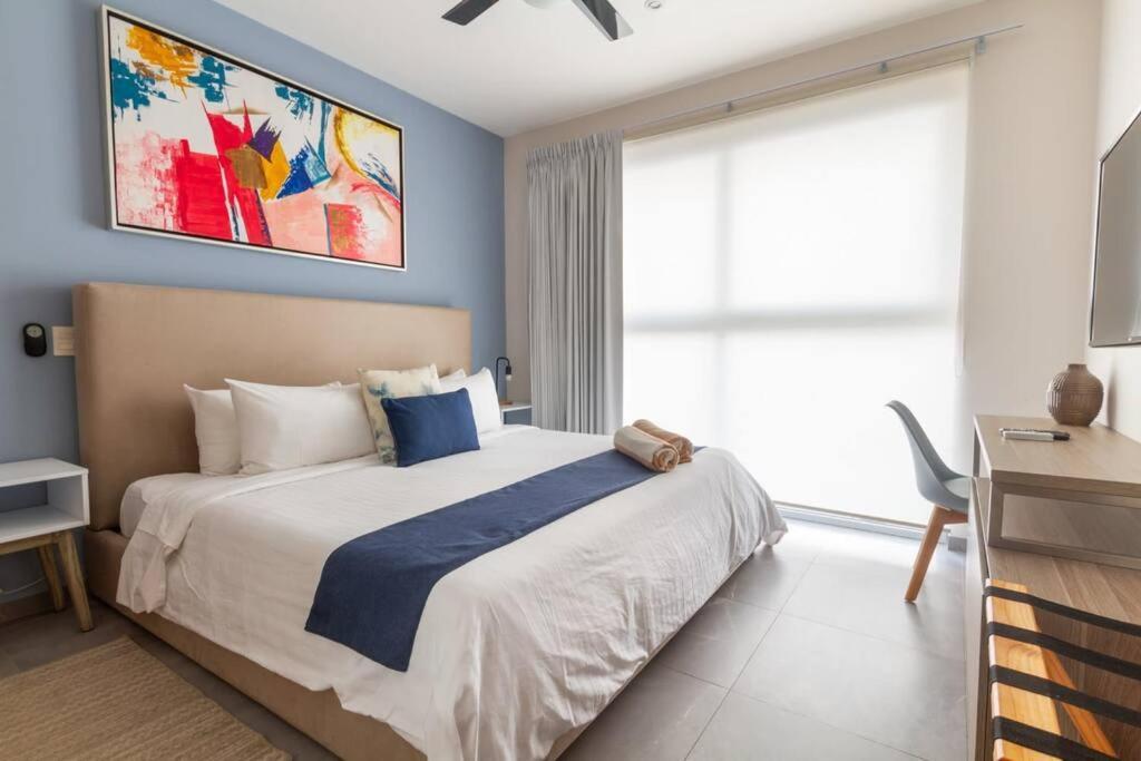 Luxury 1br Kitchen Ac Gym Pool Cine 100mb Playa del Carmen