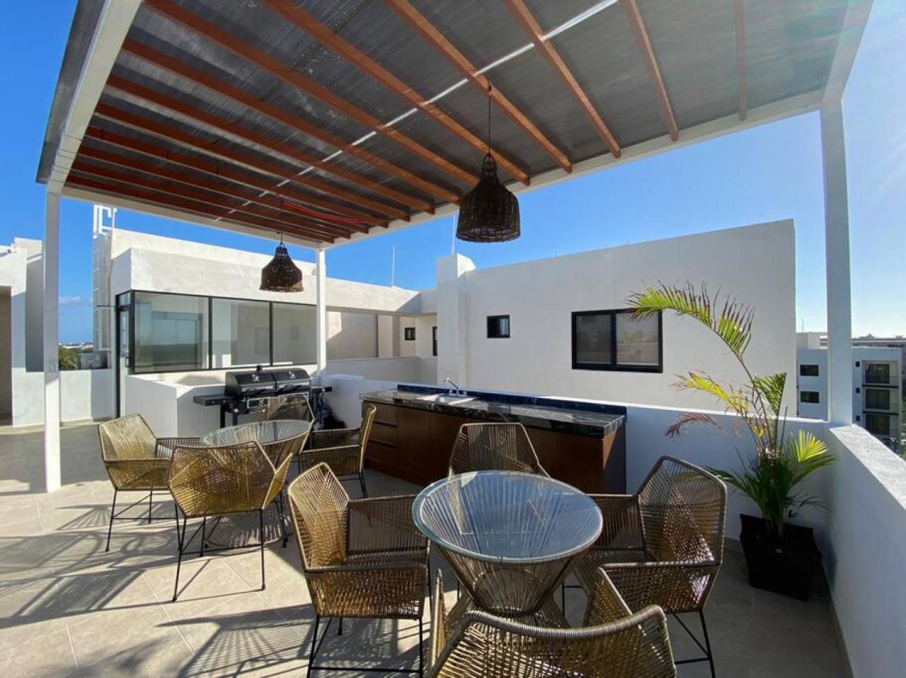 Fully Equipped 1bd Ph With Gym Rooftop Pool And Bbq *