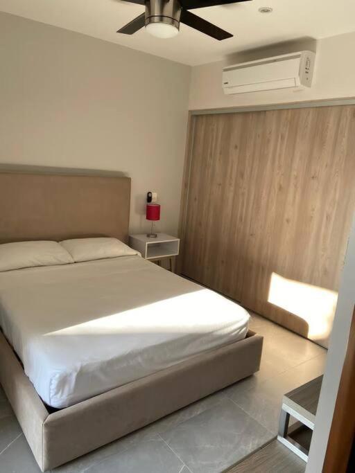 Apartment Luxury Condo, 2br Ph, 3ba, Private Rooftop, Sauna