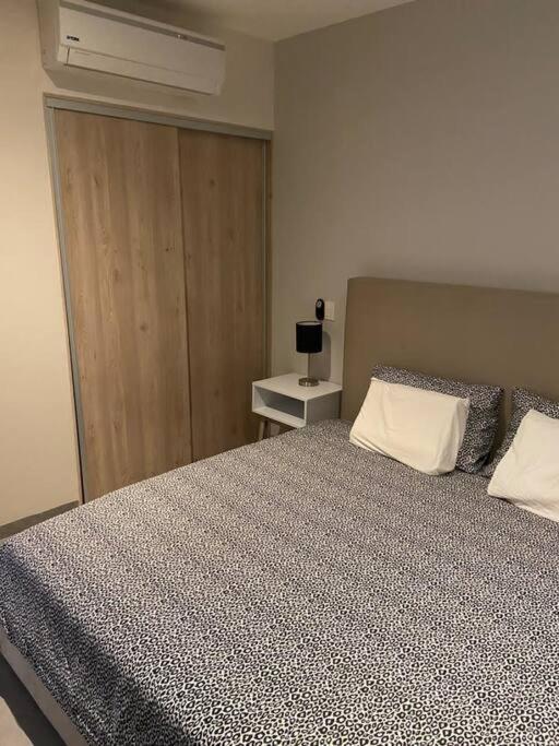 Luxury Condo, 2br Ph, 3ba, Private Rooftop, Sauna Apartment