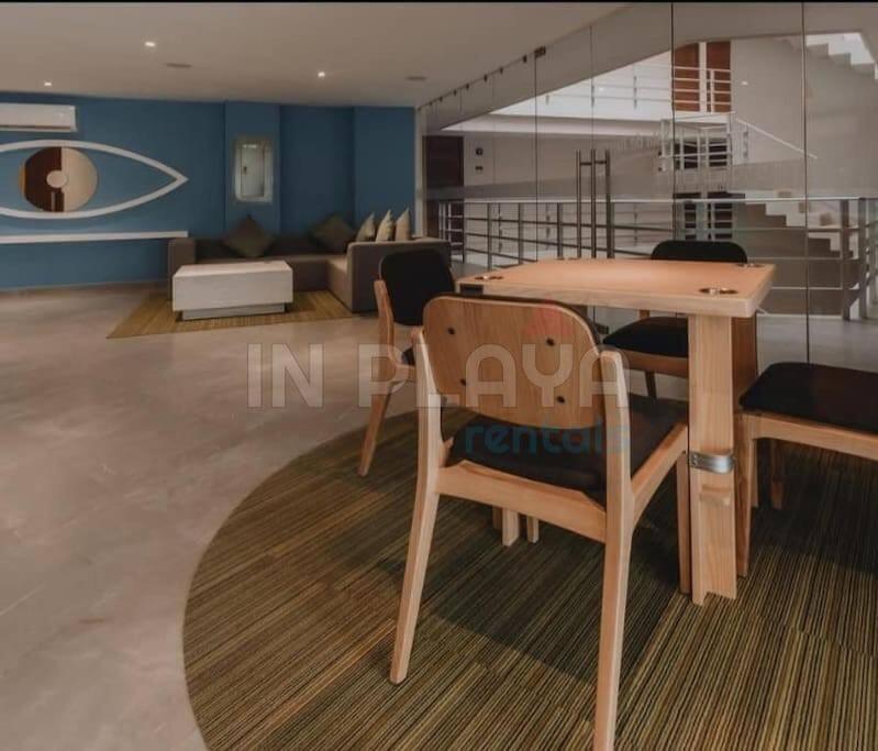 Luxury Condo, 2br Ph, 3ba, Private Rooftop, Sauna Apartment *
