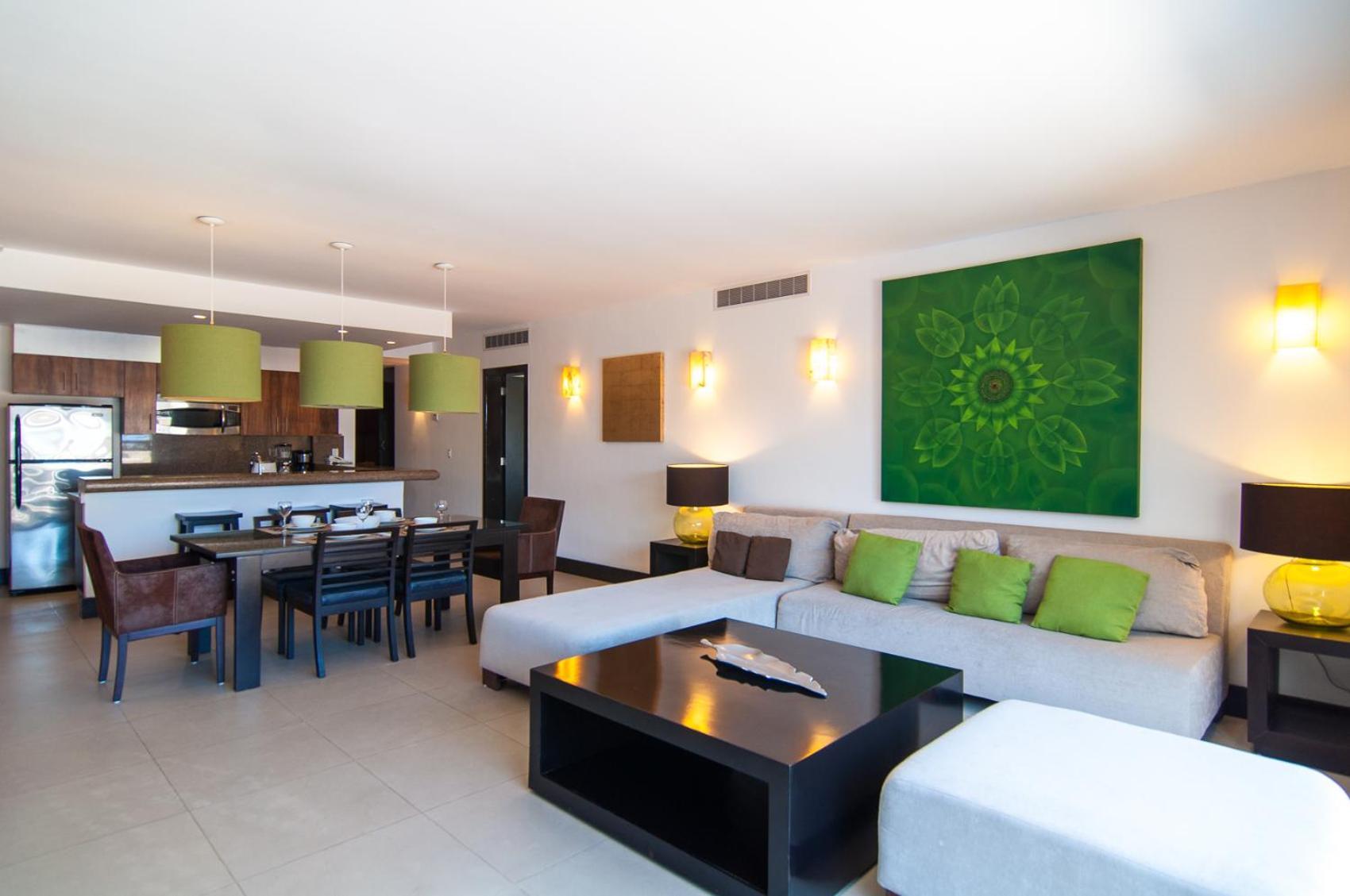 Aldea Thai Tropical Oasis Steps To The Holiday home