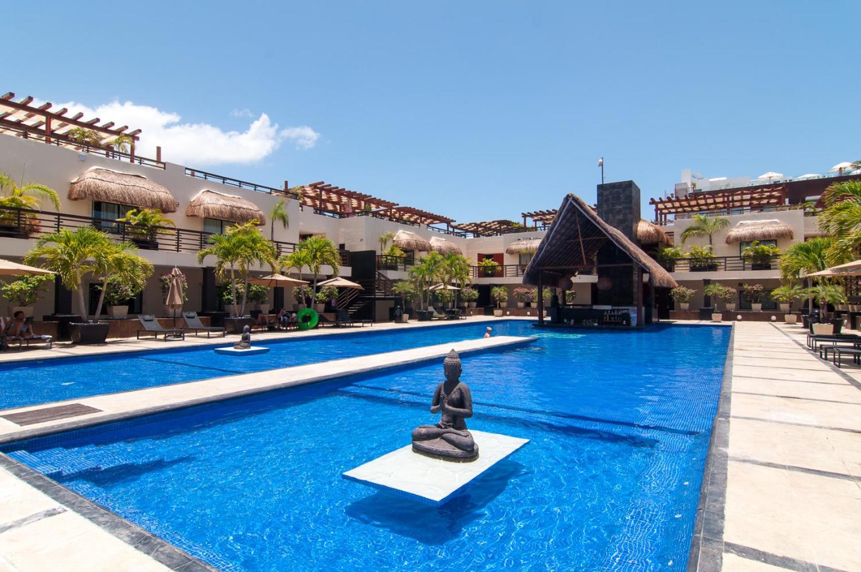 Aldea Thai Tropical Oasis Steps To The Holiday home