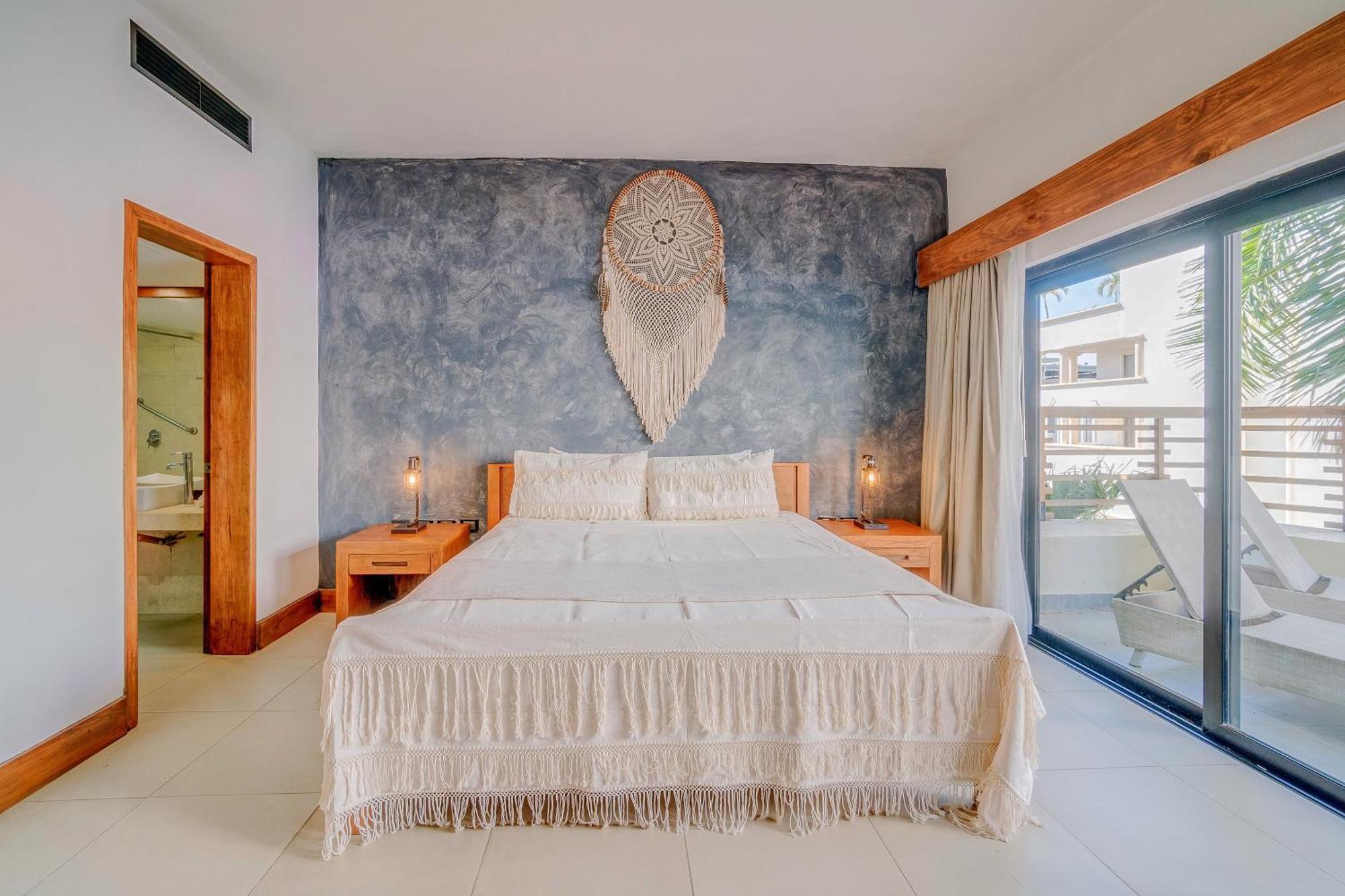 Aldea Thai Tropical Oasis Steps To The Holiday home