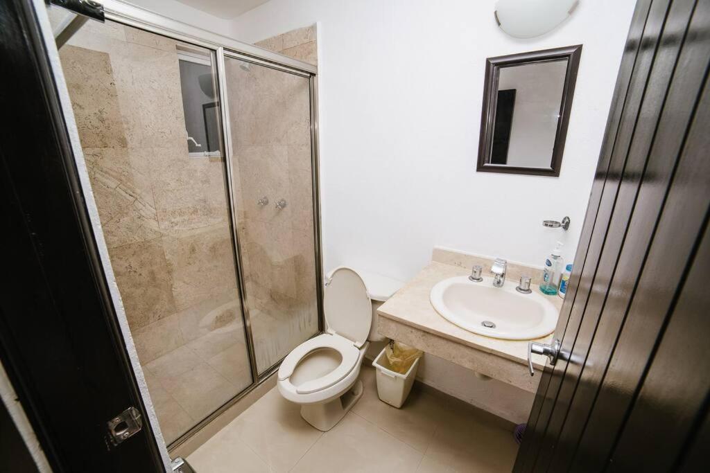 2br Apart Steps From Mamitas Beach And 5th Av *