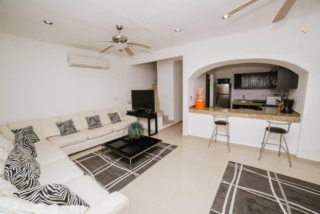 2br Apart Steps From Mamitas Beach And 5th Av Playa del Carmen