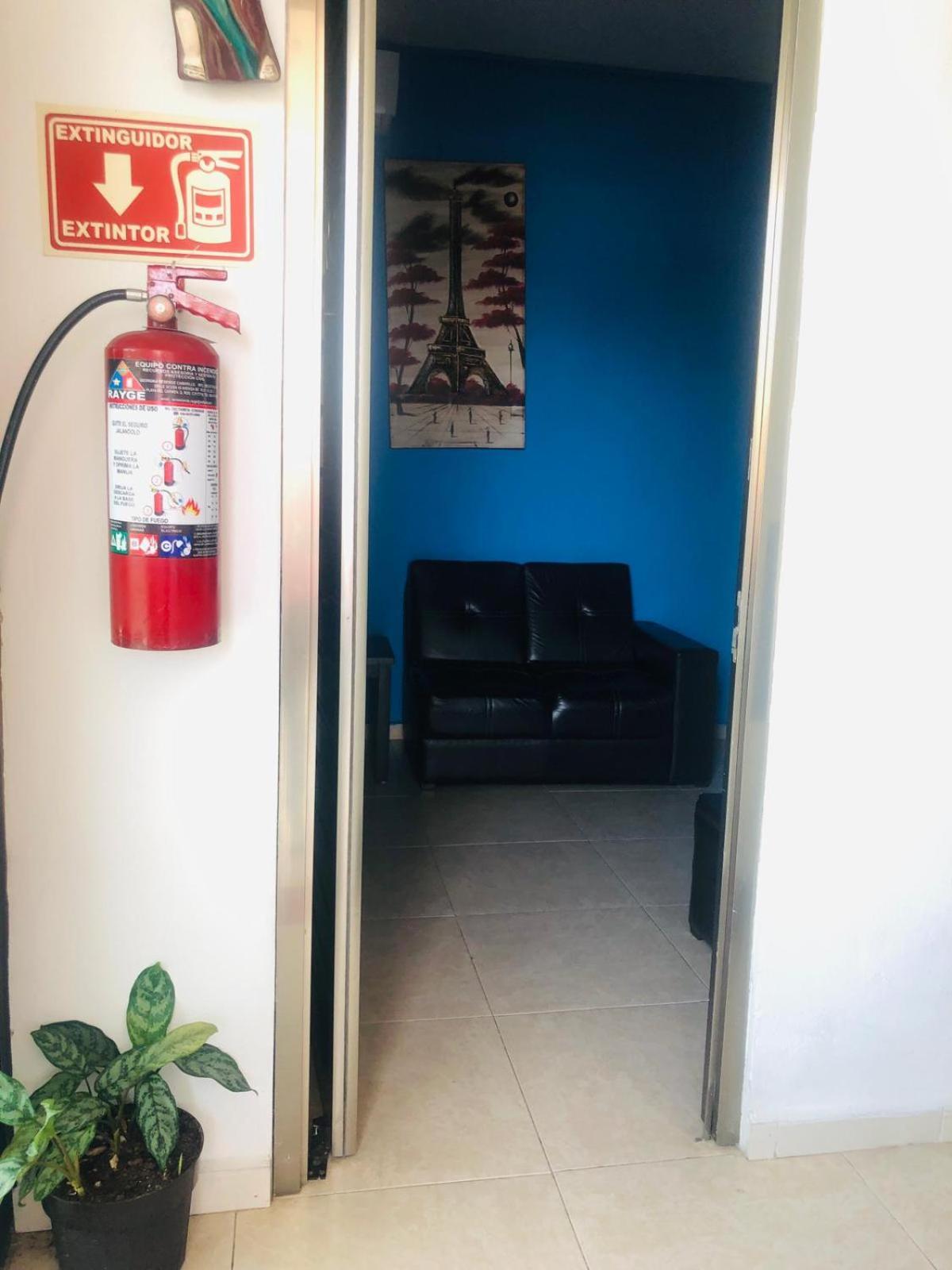 Easy Hotel