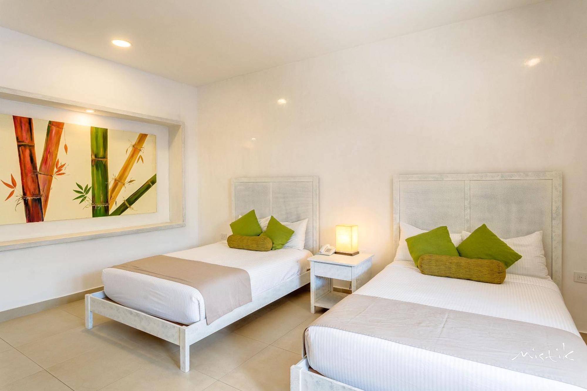 Aldea Thai L Resort-style Pool & Gym Apartamento Playa del Carmen