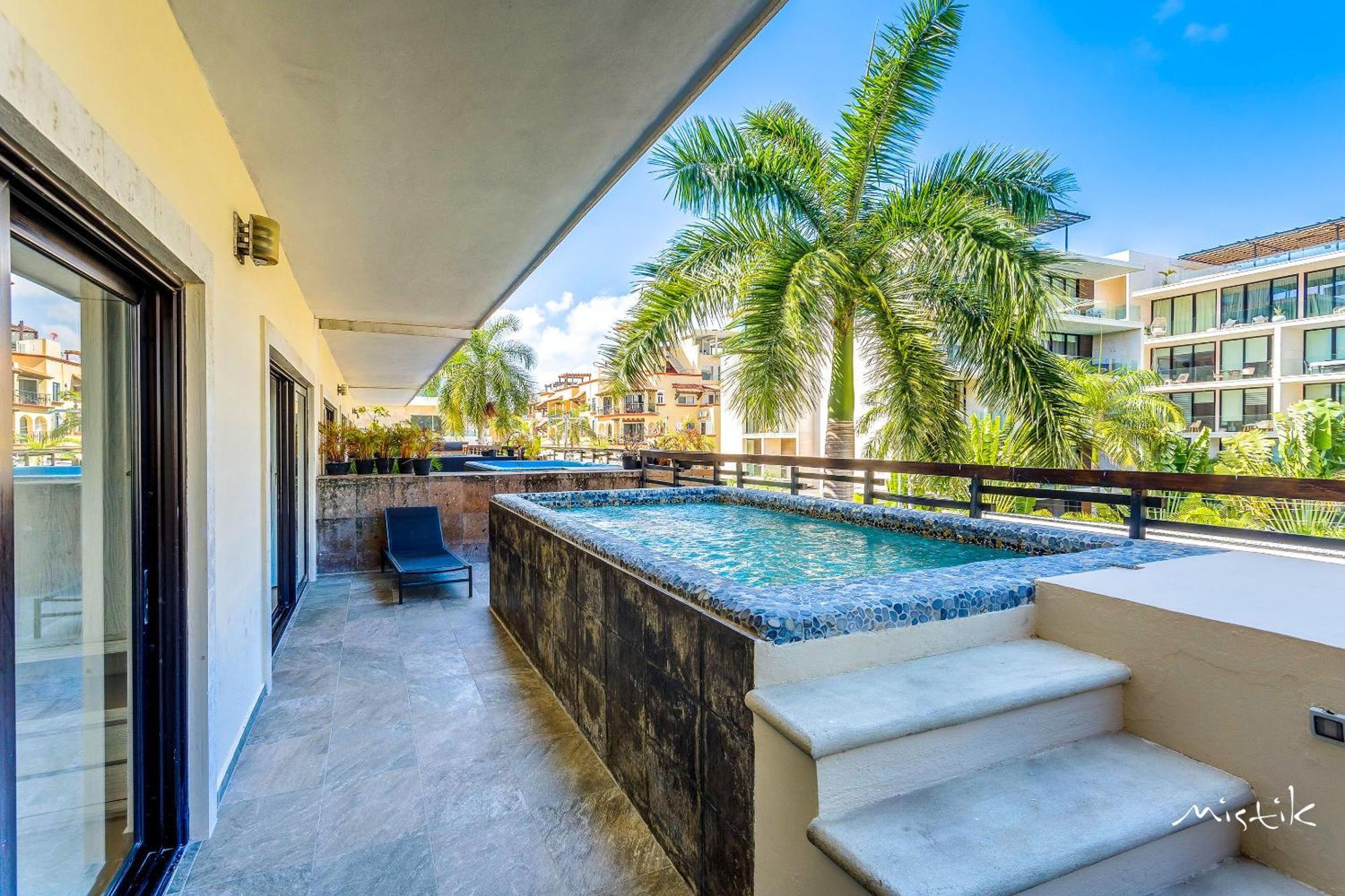 Aldea Thai L Resort-style Pool & Gym *