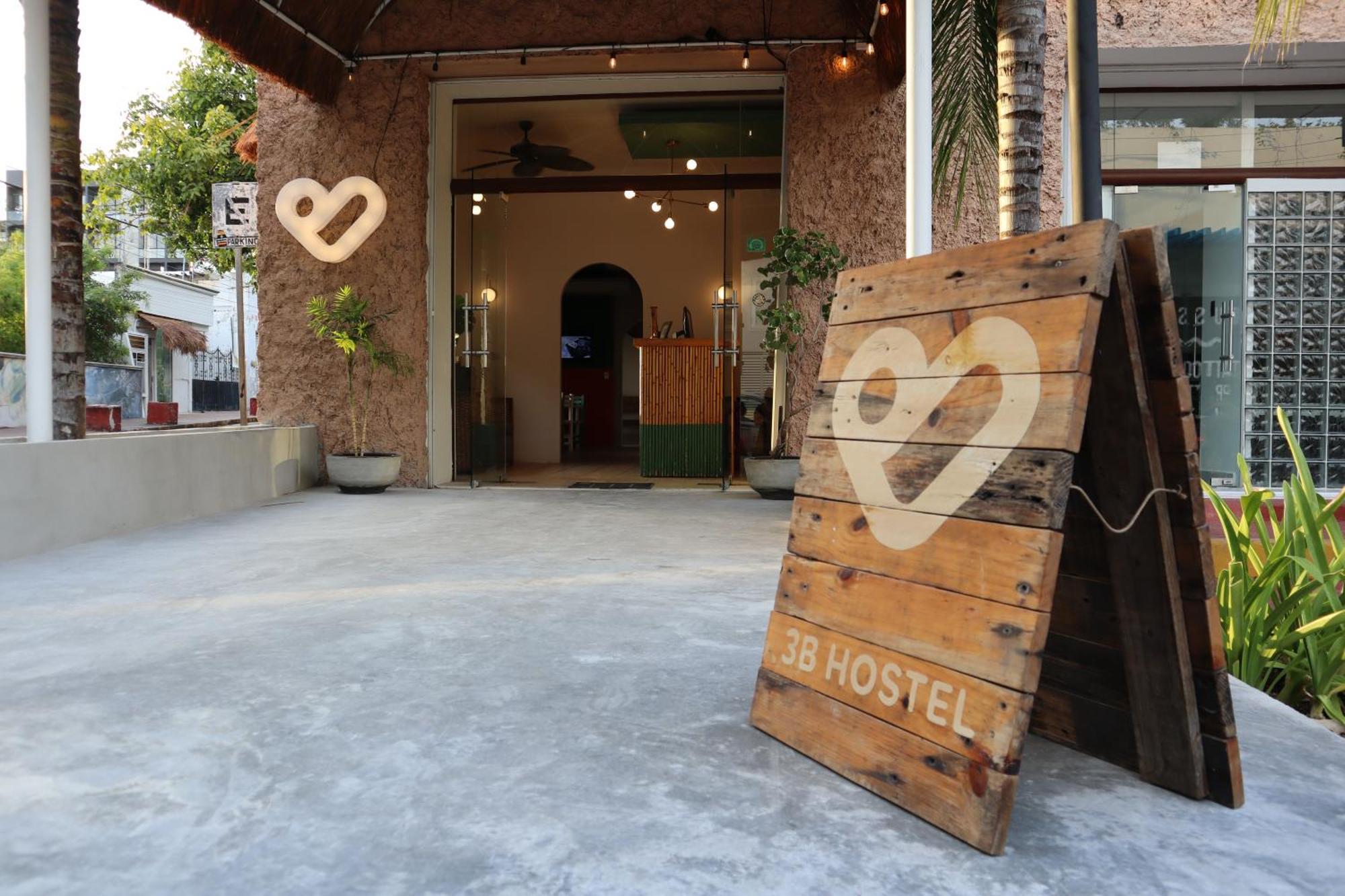 Hostal 3b Wellness & Adults Only *