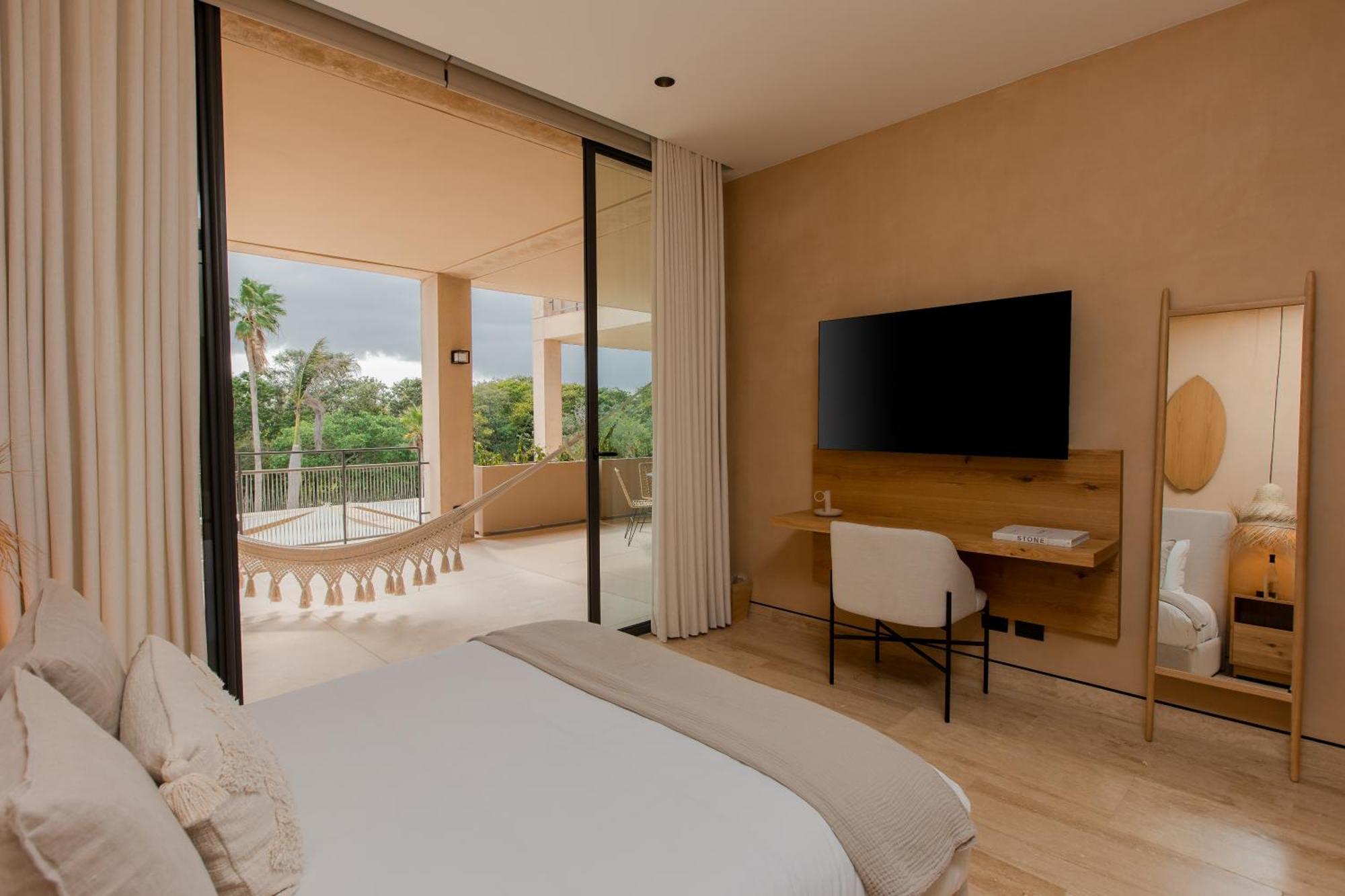 Lumina At The Village Luxury Residences In Corasol Apartment *