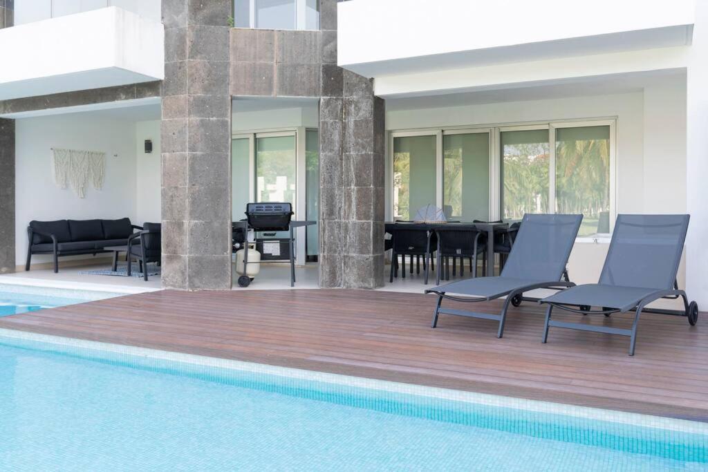 Apartment Private Pool & Jacuzzi, By The Ocean, 2 Bdr *