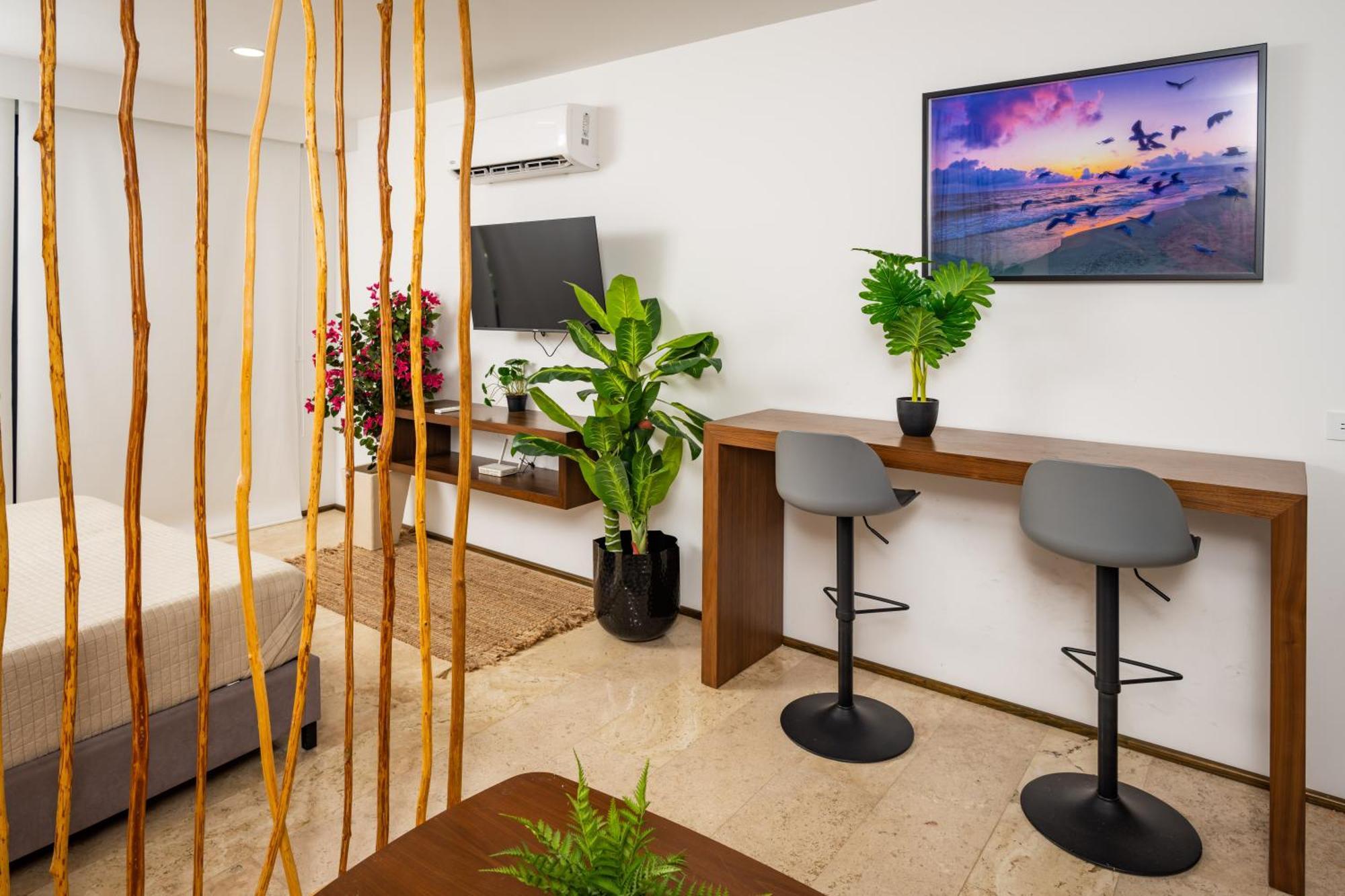 Apartment Walk Distance To Wallmart And 5ta Avenue *