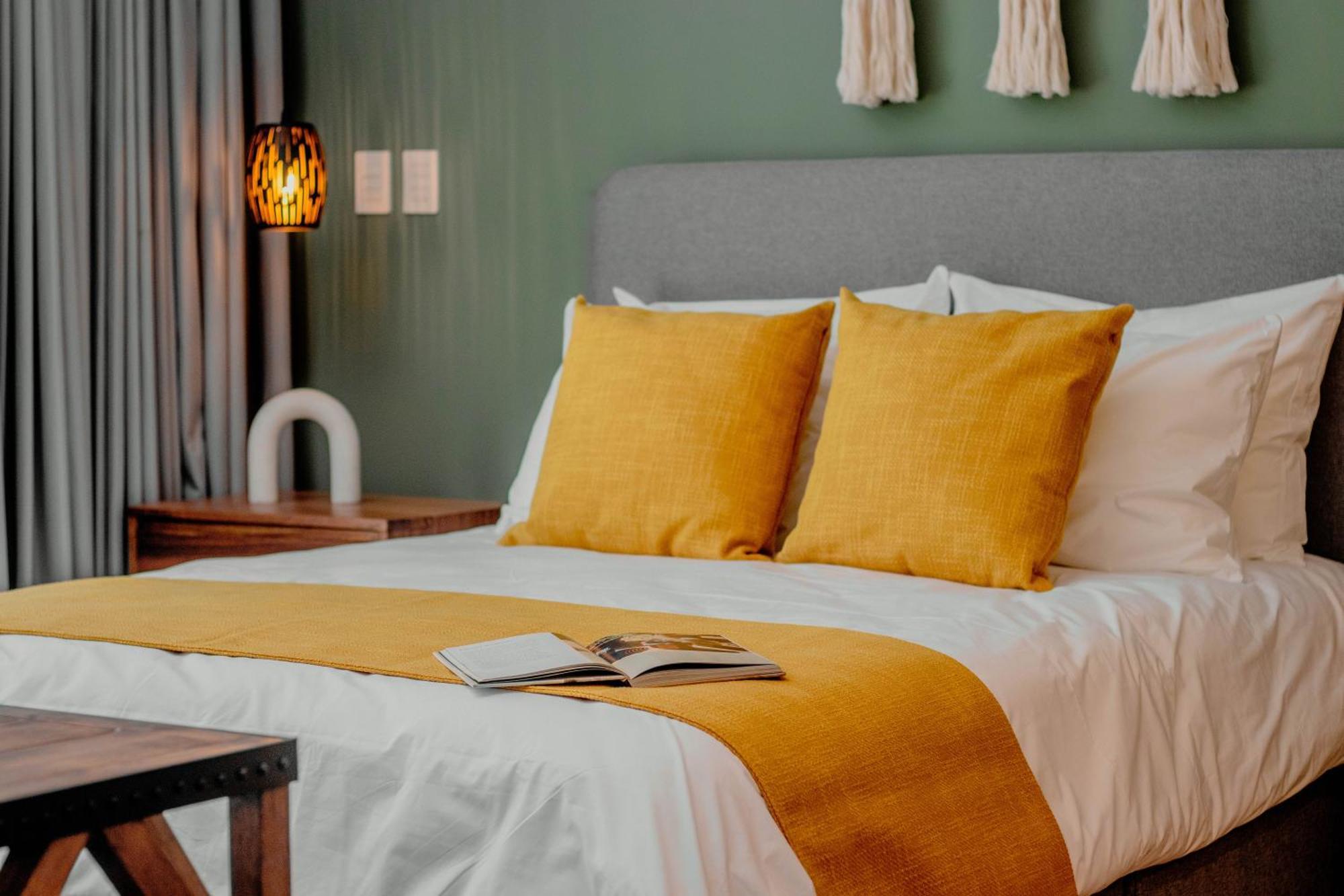 Sensai Downtown Luxury Apartment