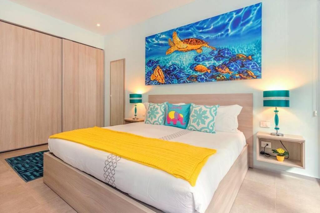 Apartment Colourful & 1 Bedroom In *