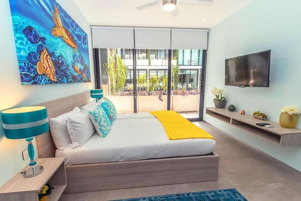 Apartment Colourful & 1 Bedroom In *