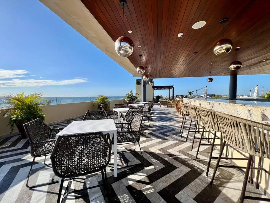 Ocean View Jacuzzi & Pool-2bedroom Apartment *