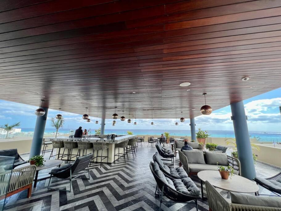 Ocean View Jacuzzi & Pool-2bedroom Apartment *