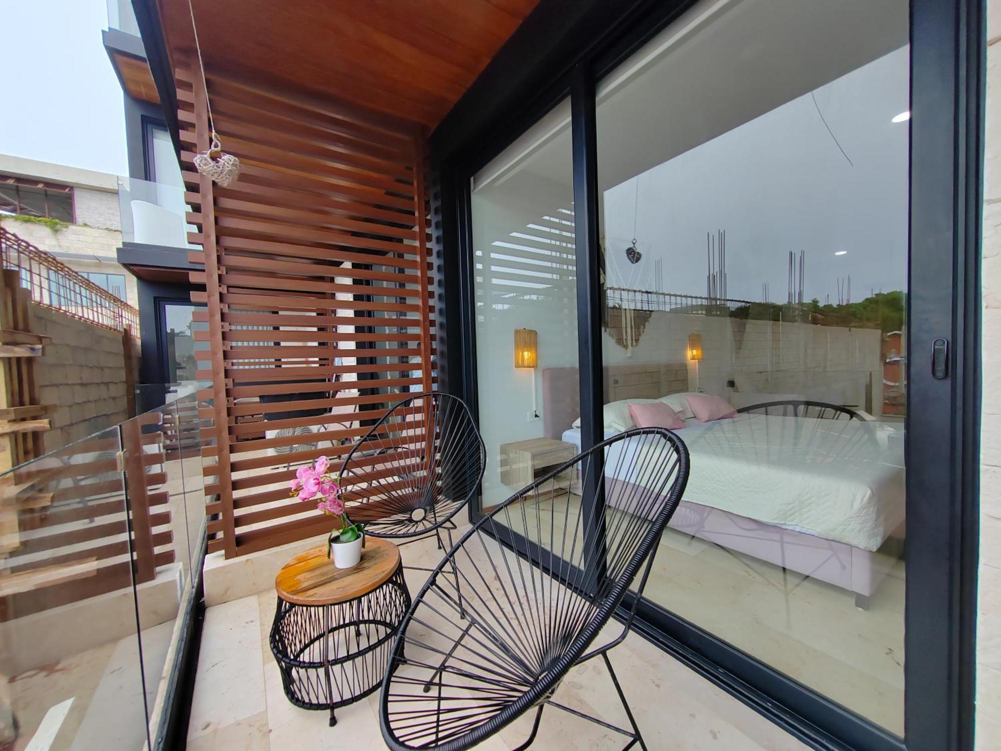 Luxury On The 5th Avenue Ocean View Rooftop I By Yeah