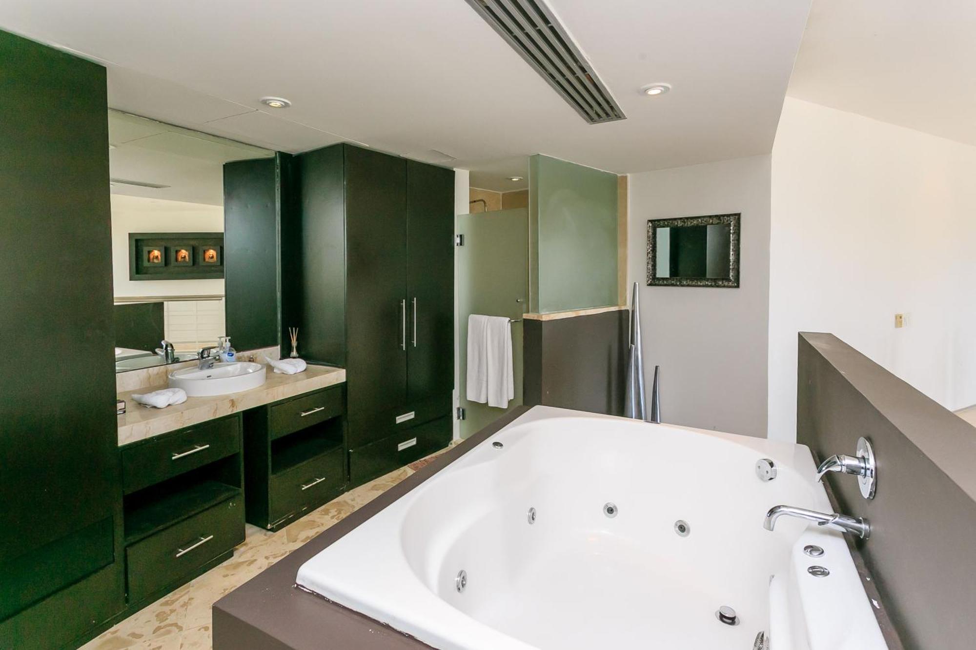 Ferienhaus Magia Apartments, Resort-style, Prime Location With Ocean Views! *