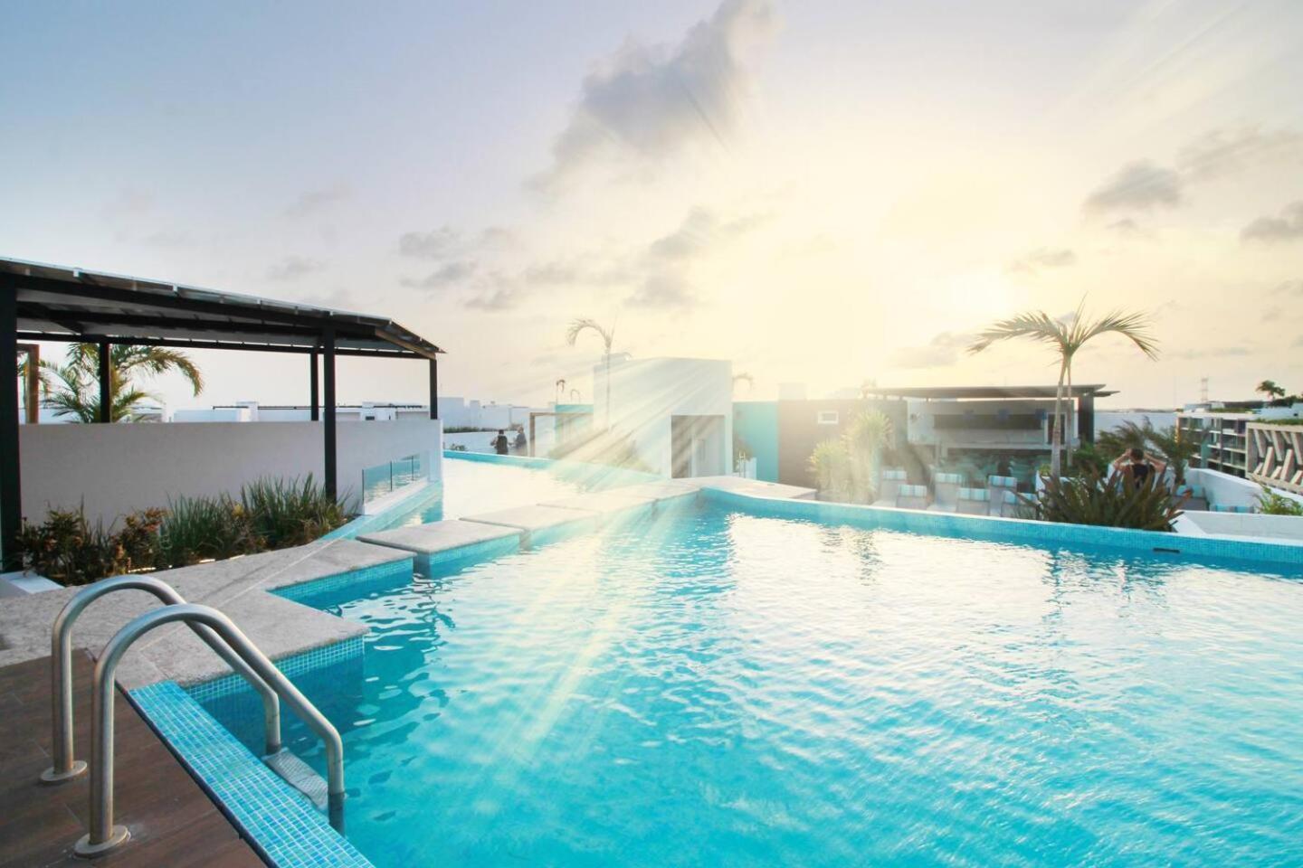 Apartment Downtown Stylish 2br With Large Terrace Pool Gym And Bar