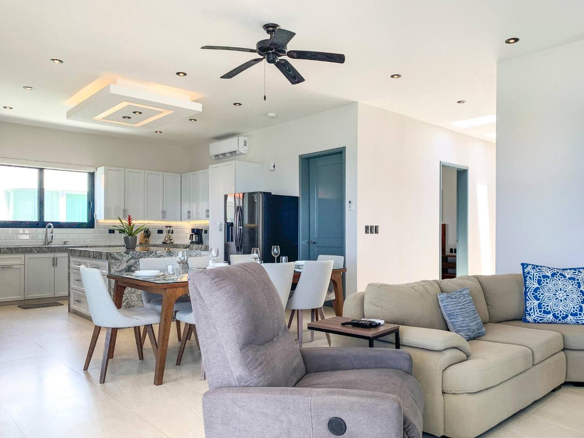 Seaside 4 Beds, Private Pool, Amazing Views *