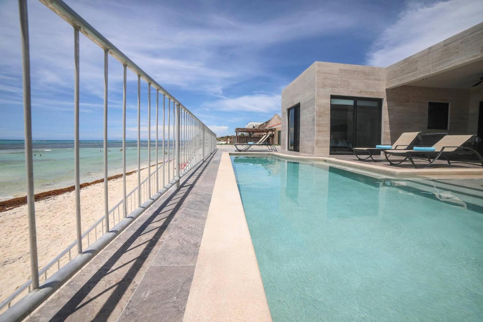 Seaside 4 Beds, Private Pool, Amazing Views *