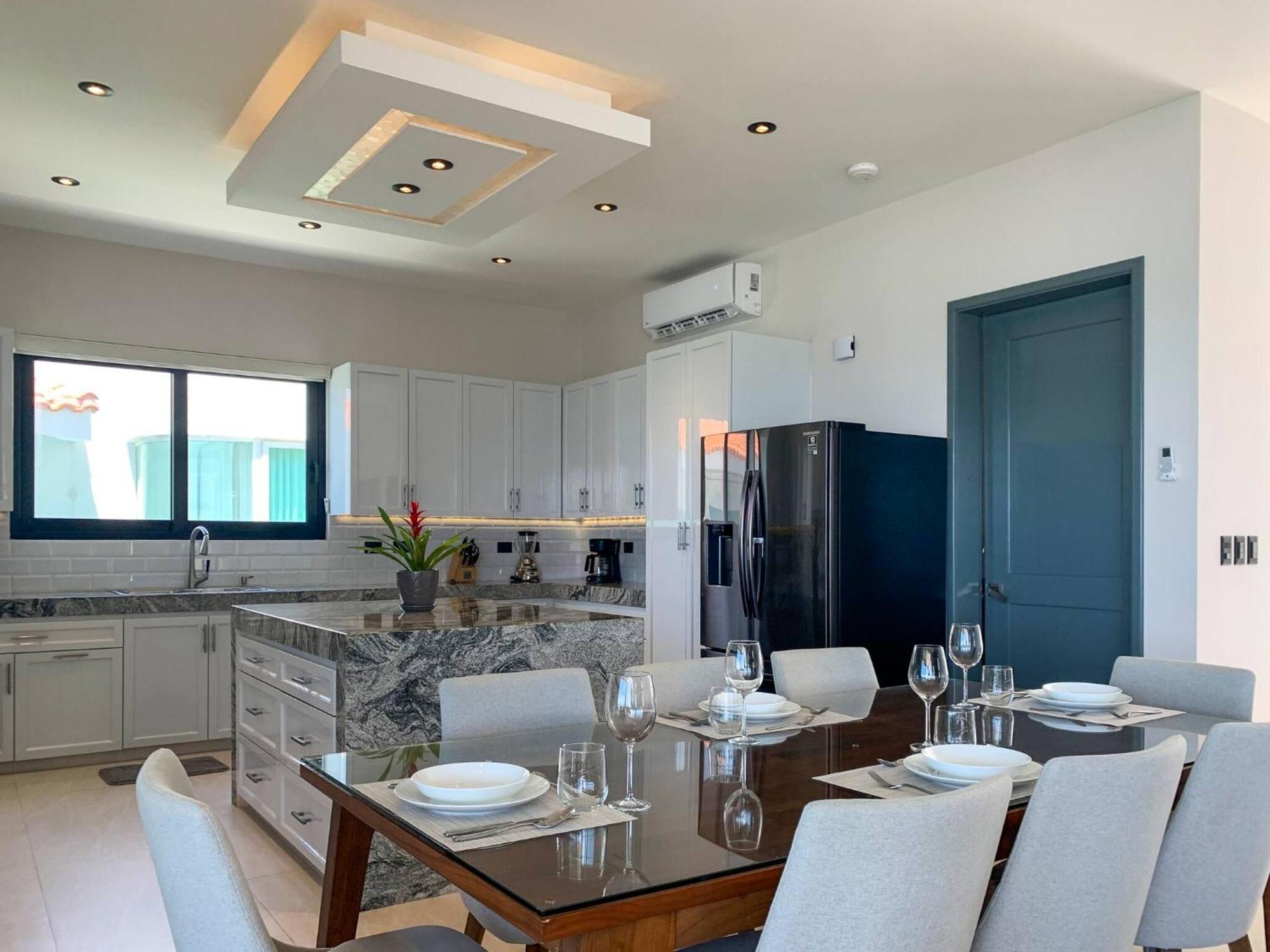 Seaside 4 Beds, Private Pool, Amazing Views Villa