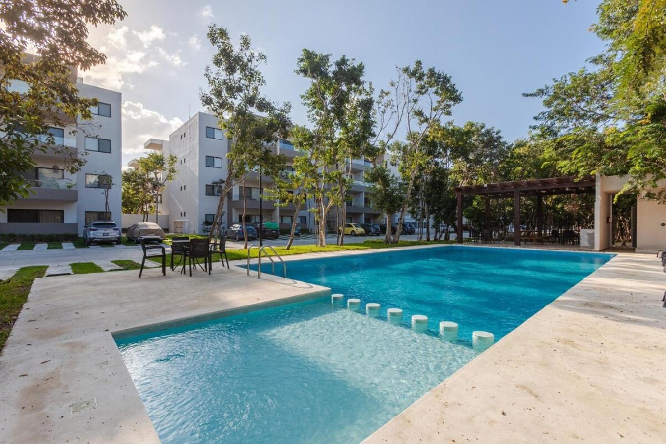 Modern Wifi 200mb, 2 Gyms, 6pools, Balcony Holiday home *